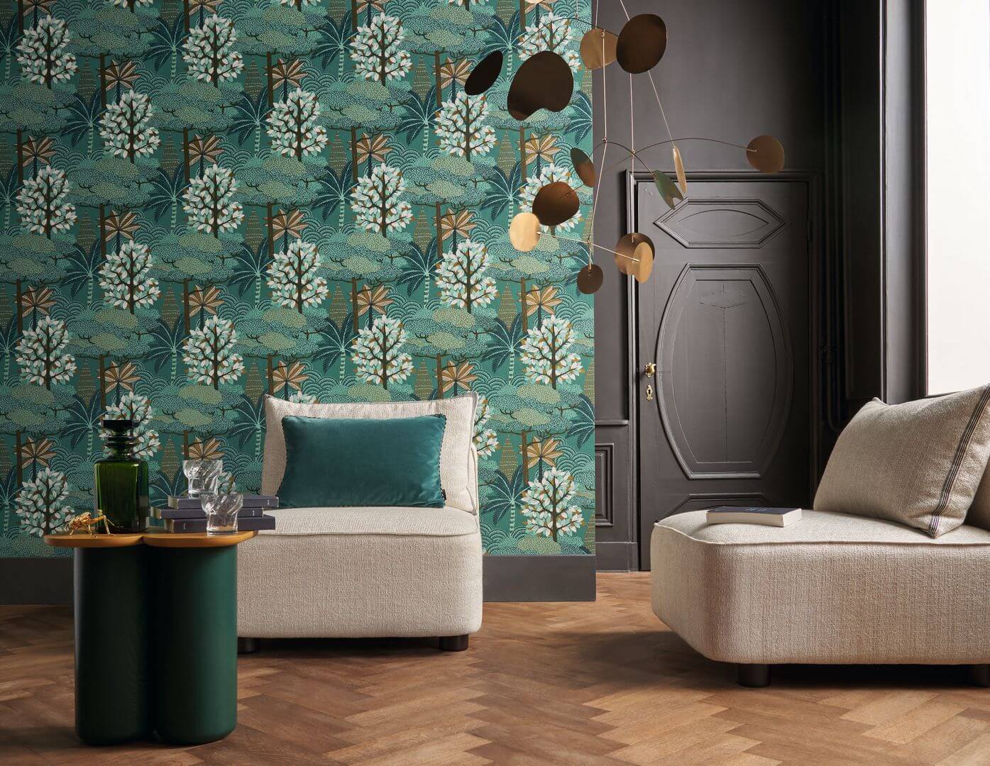 Metallic Wallpaper with Plant Motif MARAKANDA - MARINE/DORE Navy Blue with Gold