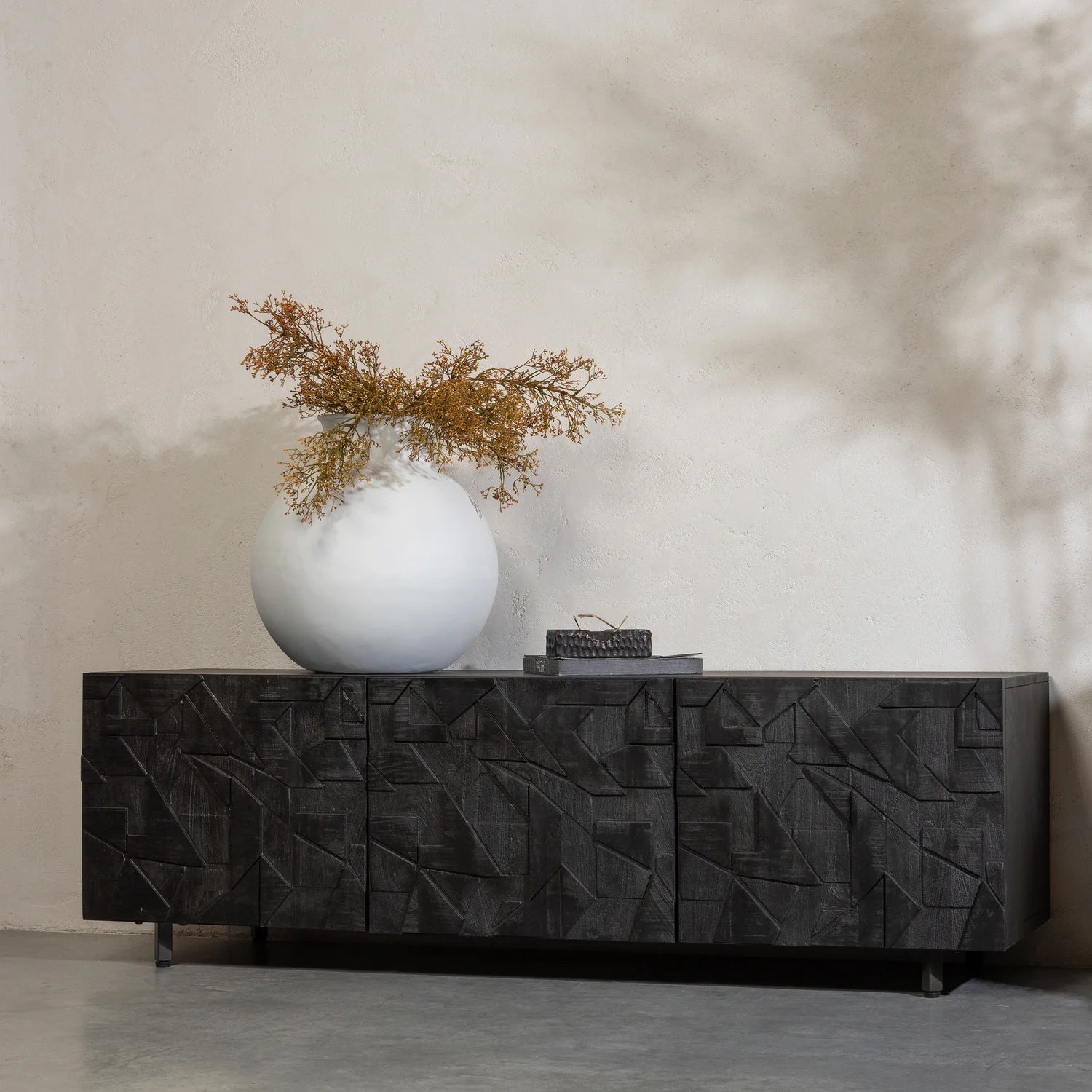 RTV Council Kabinet Black Mango Wood