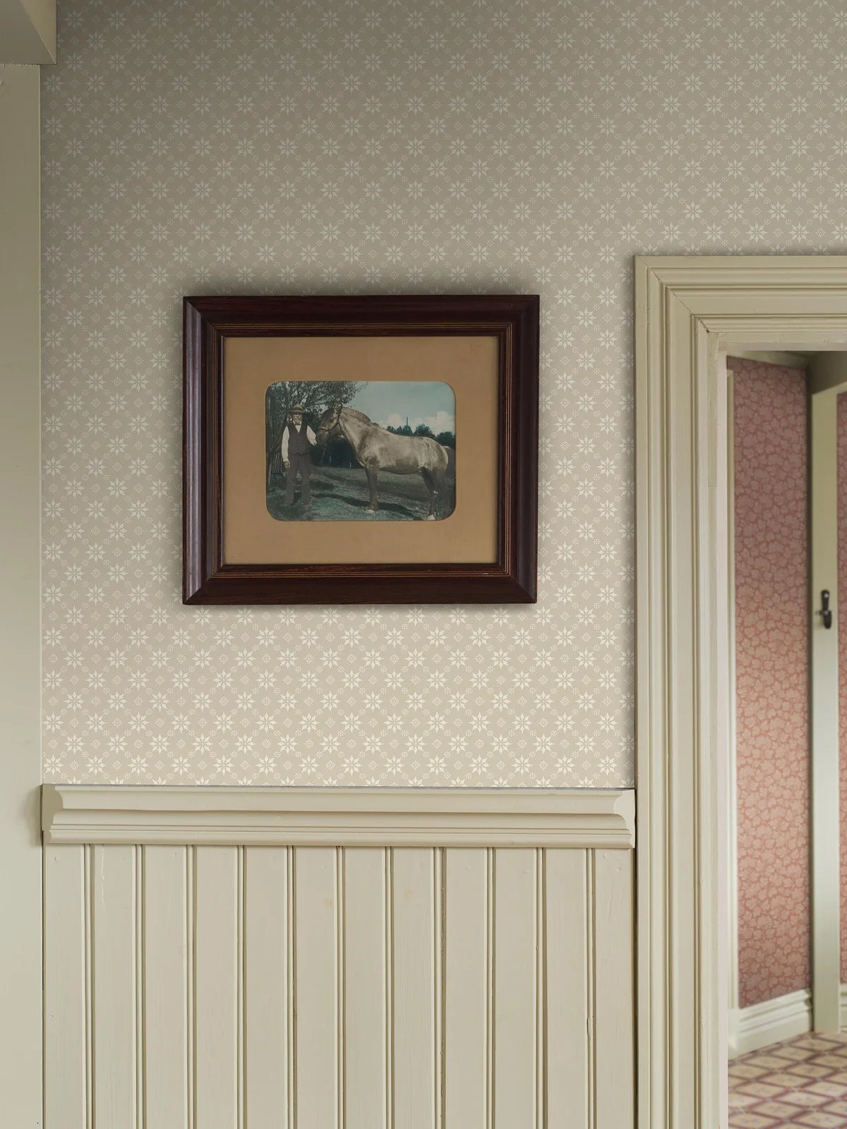 Non-woven paper wallpaper with geometric pattern STELLA white with beige