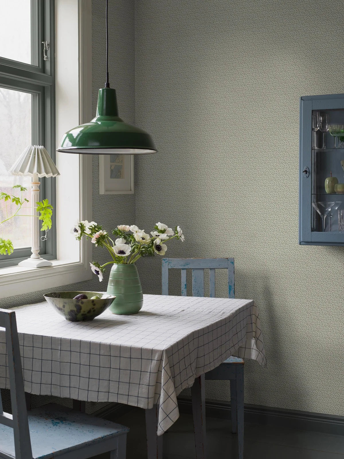 IDA Green and White Floral Pattern Wallpaper