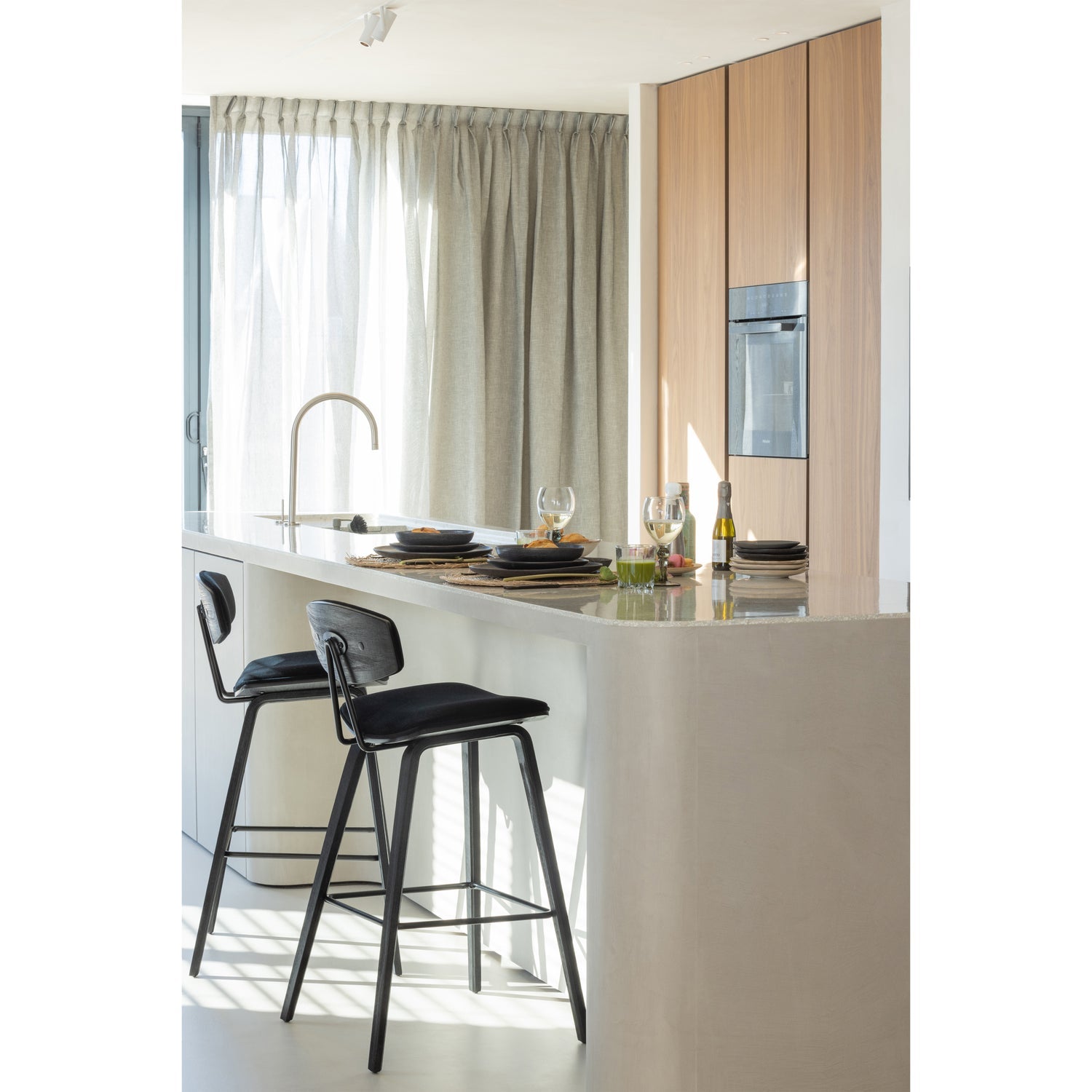 Senn black bar chair [Amelia]
