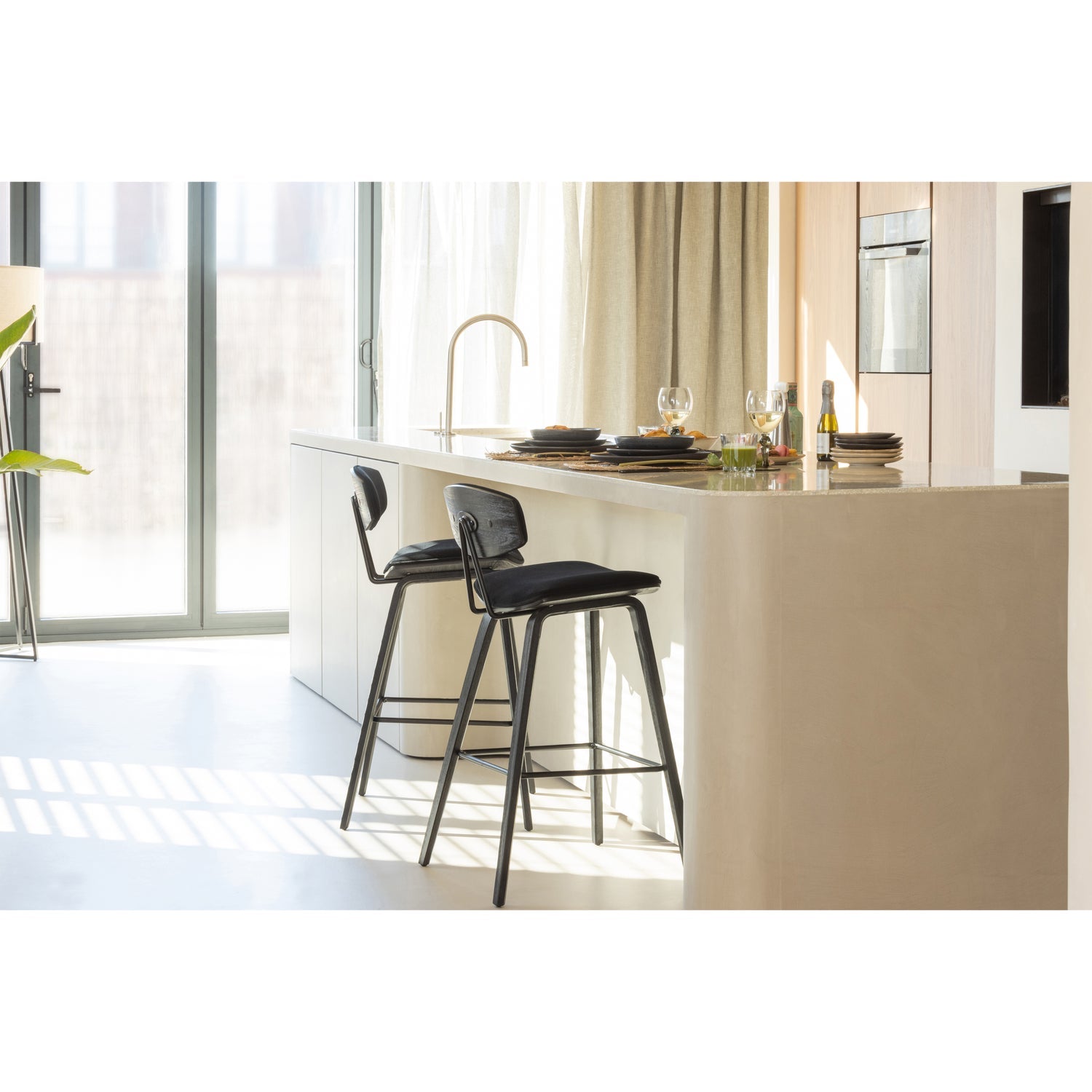 Senn black bar chair [Amelia]