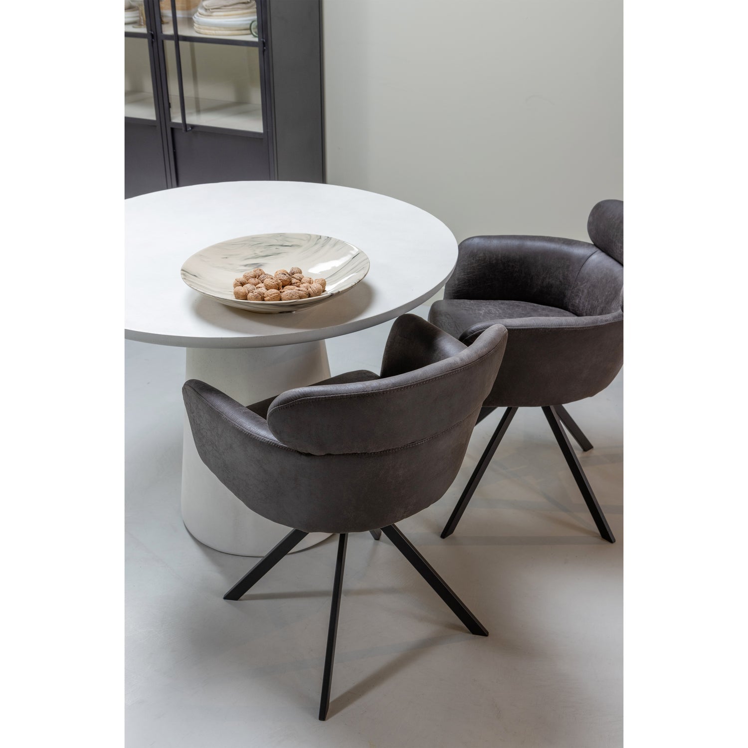 DAMON white round table