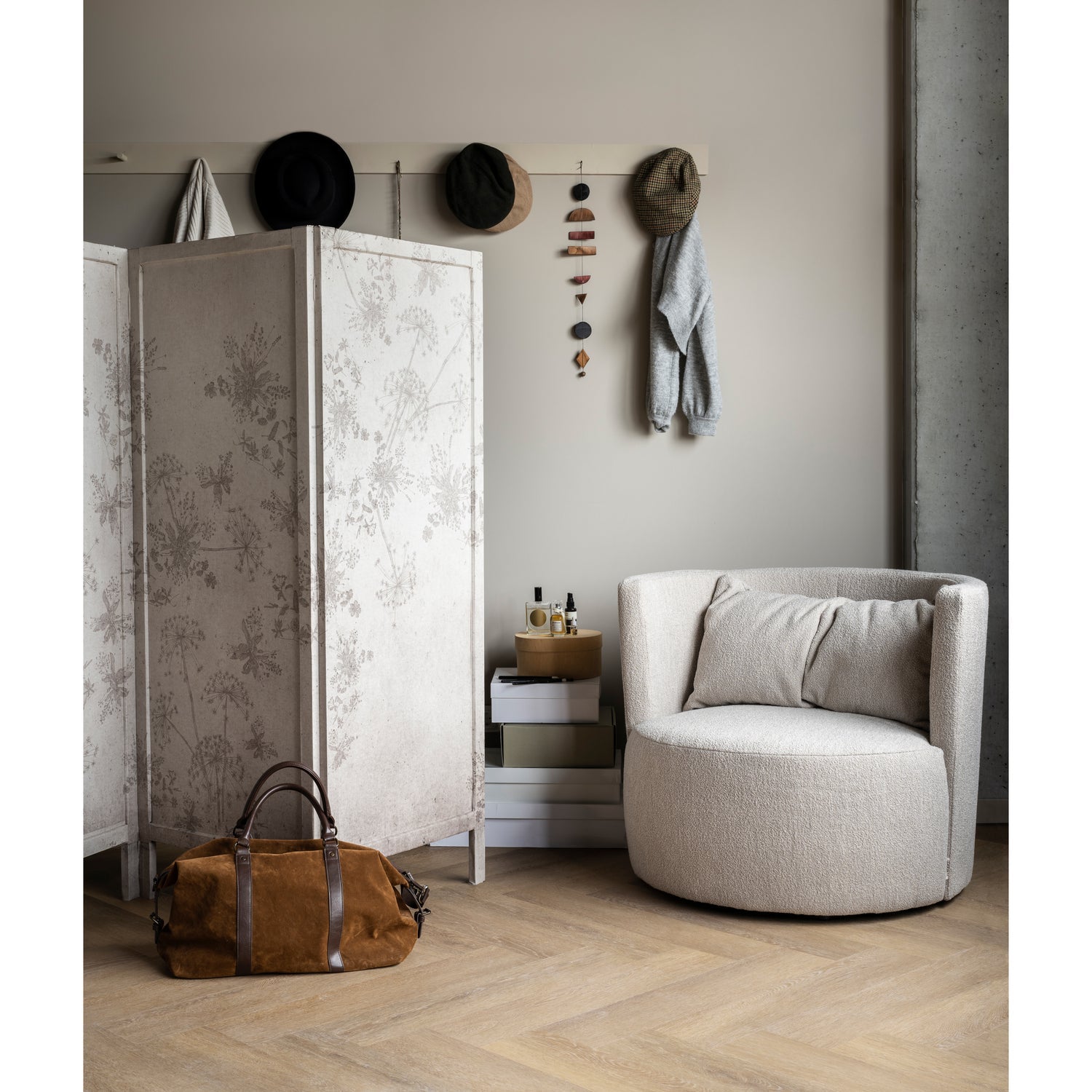 EXPLORE Armchair Dark Gray Boucle