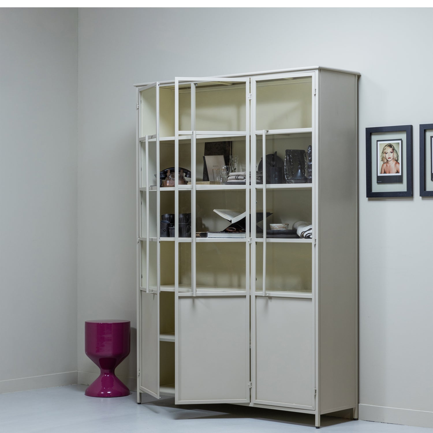 3-door display cabinet EXHIBIT sand