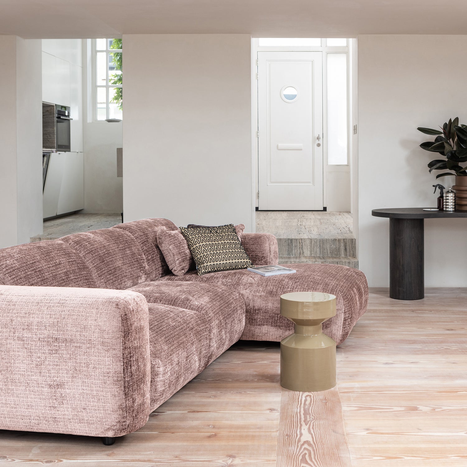 Right-facing modular CLOUD corner sofa in pink