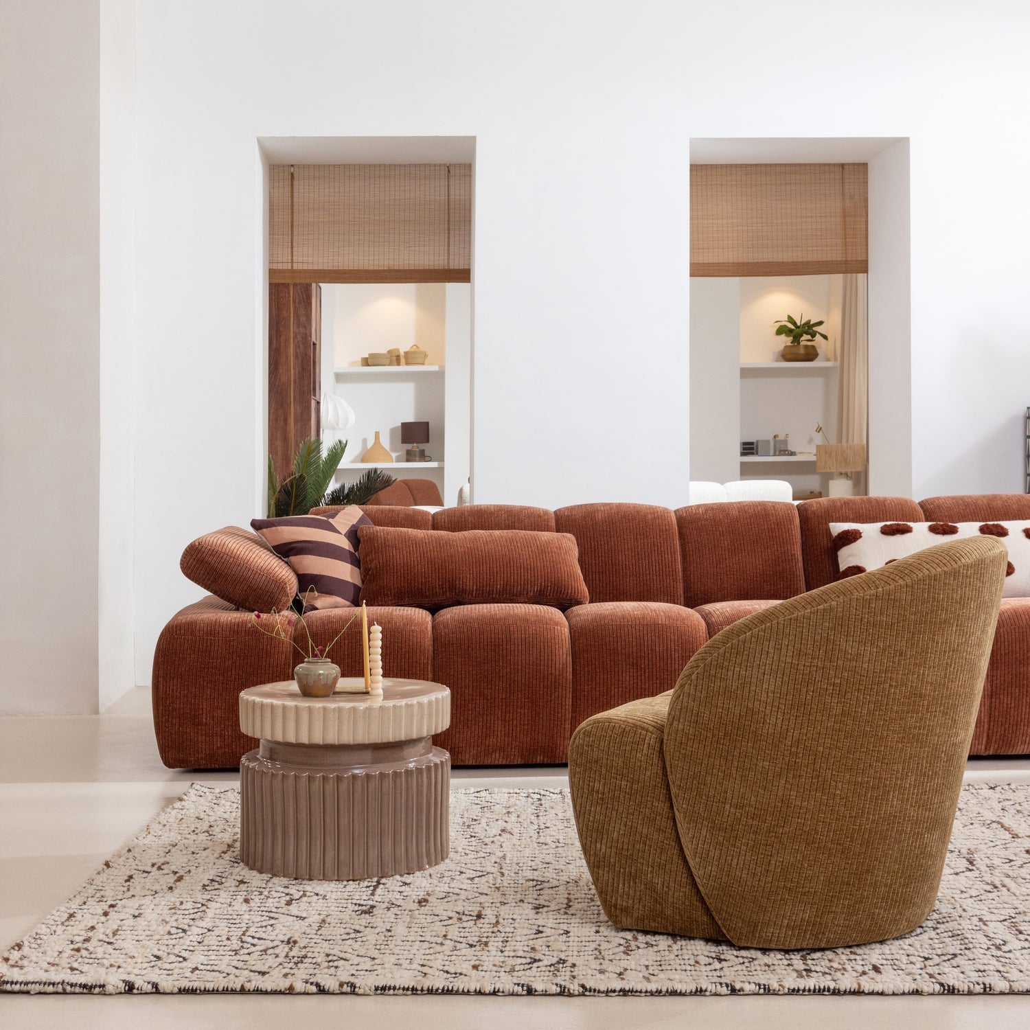 MOJO swivel armchair dark honey corduroy