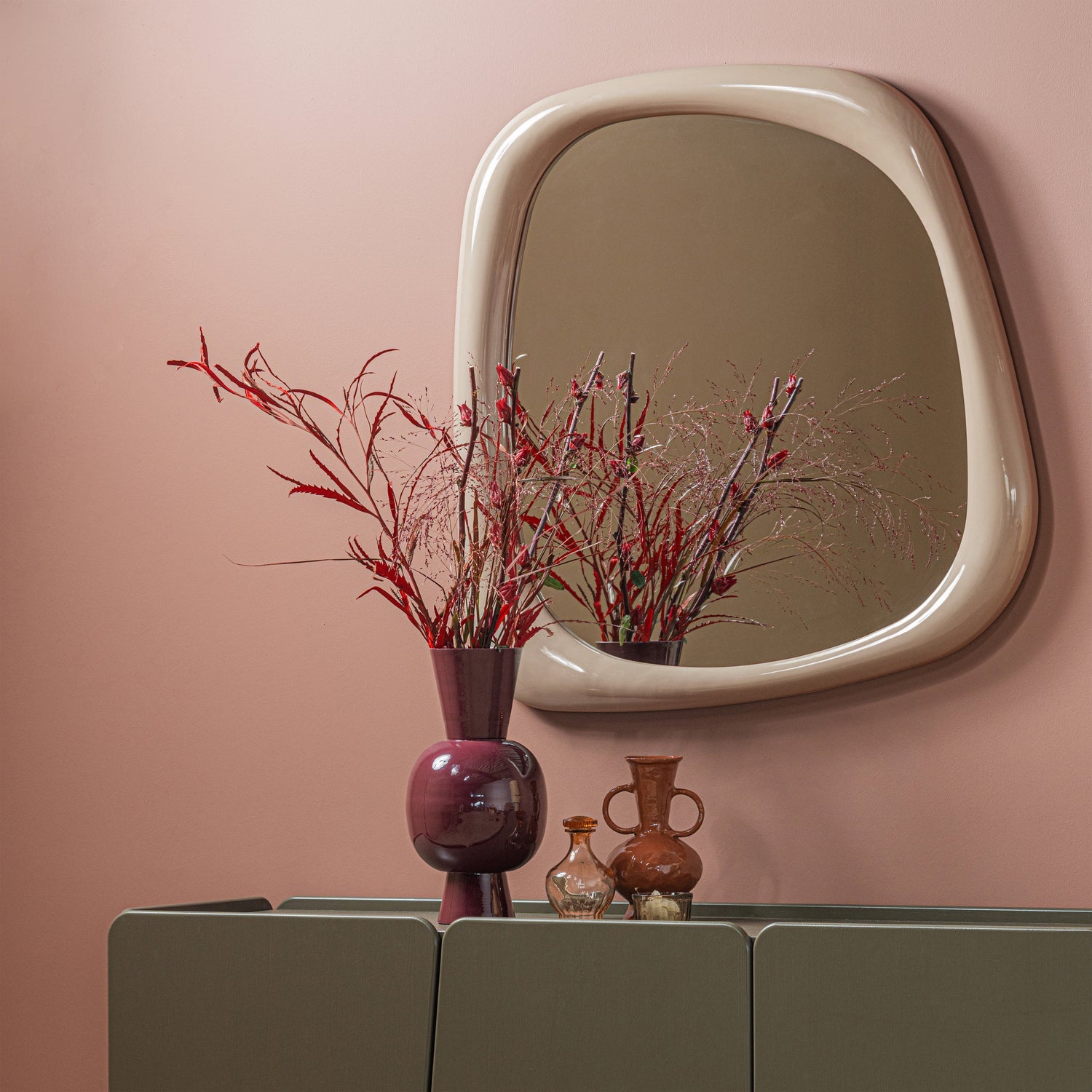 AURI Vase in Wine Red