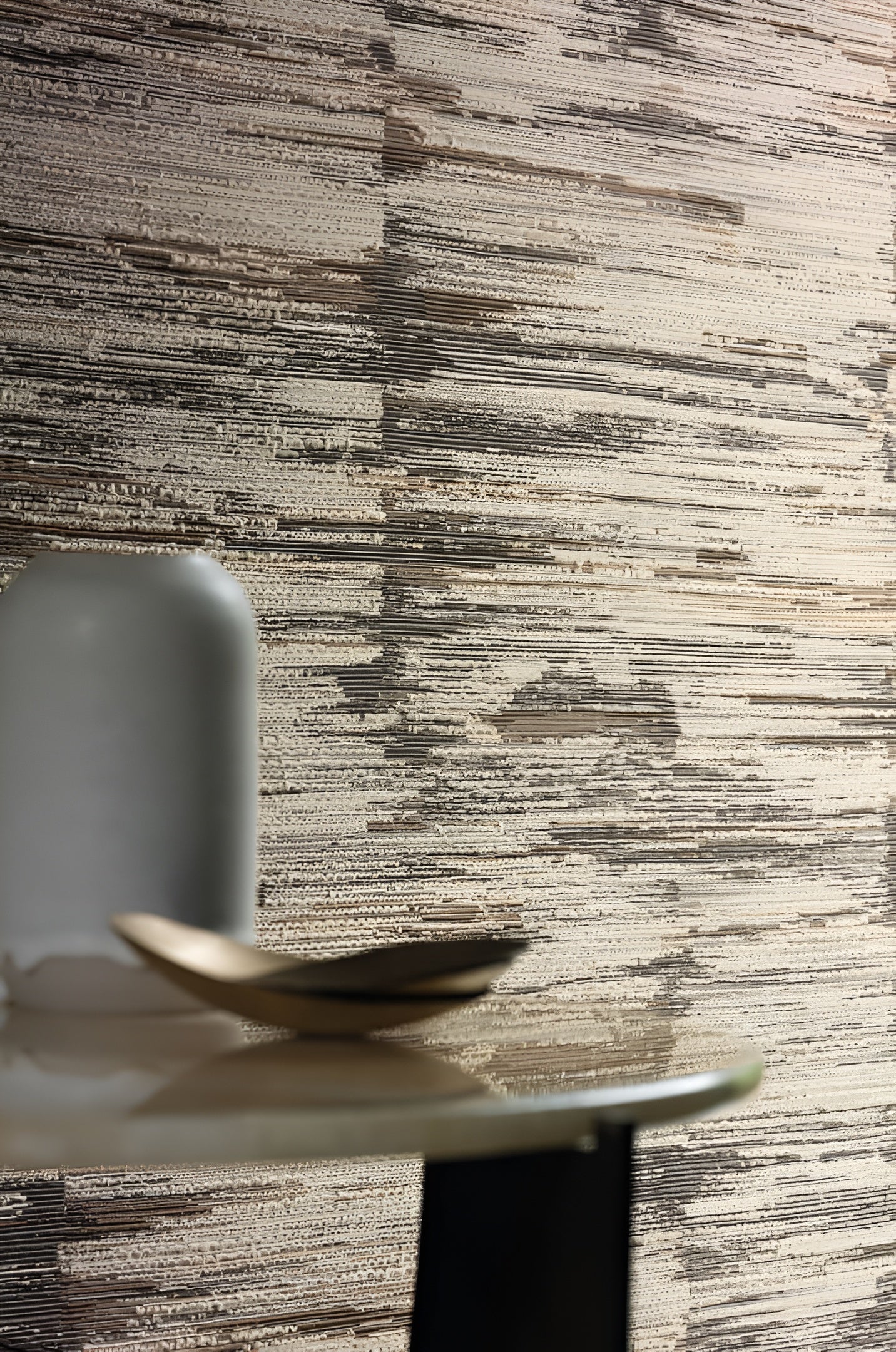 Textile wallpaper with a structural stripe ALCHEMILLA - BLEU DEAUVILLE/GRIS NUAGE blue with beige