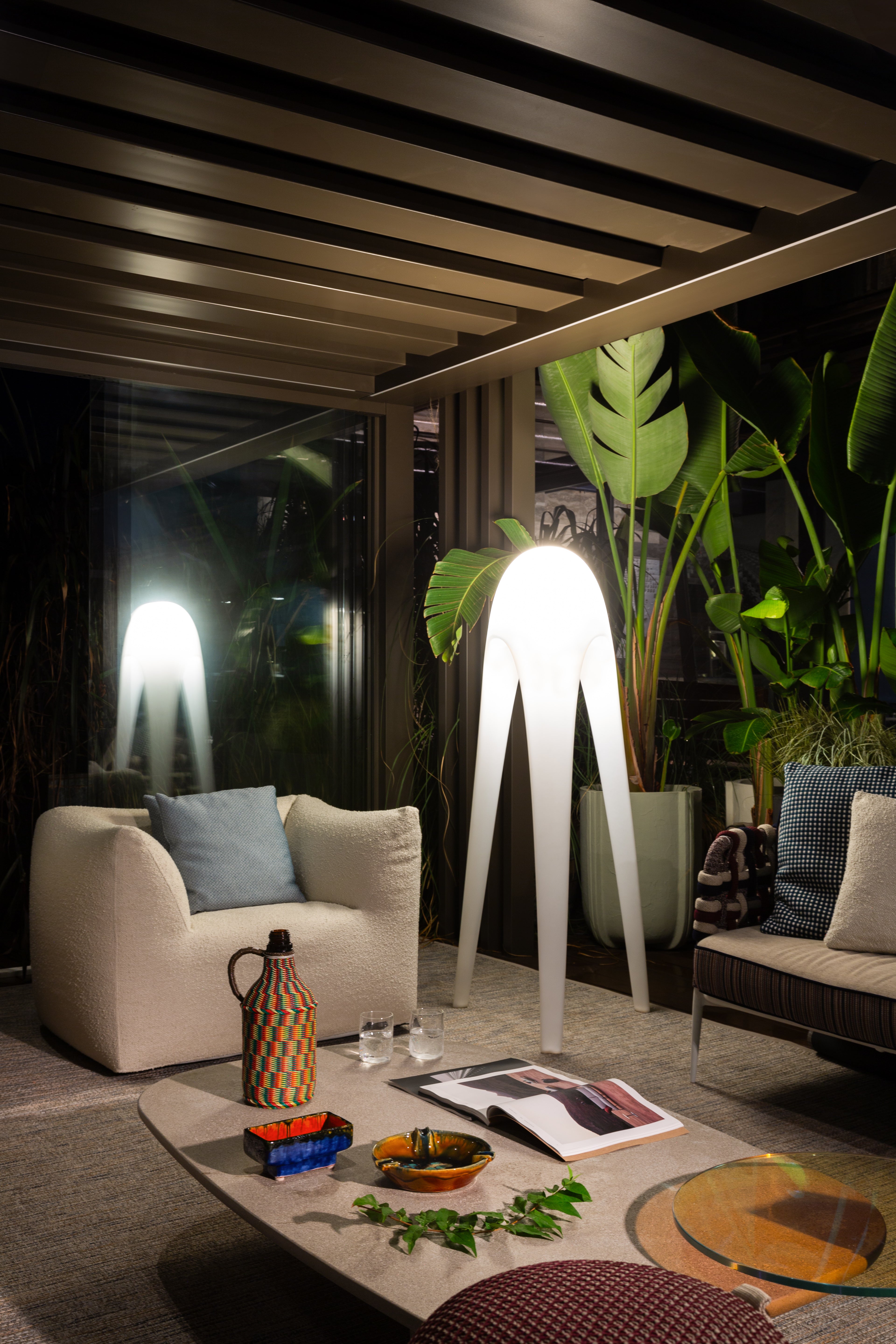 CYBORG BIG outdoor floor lamp in glossy white