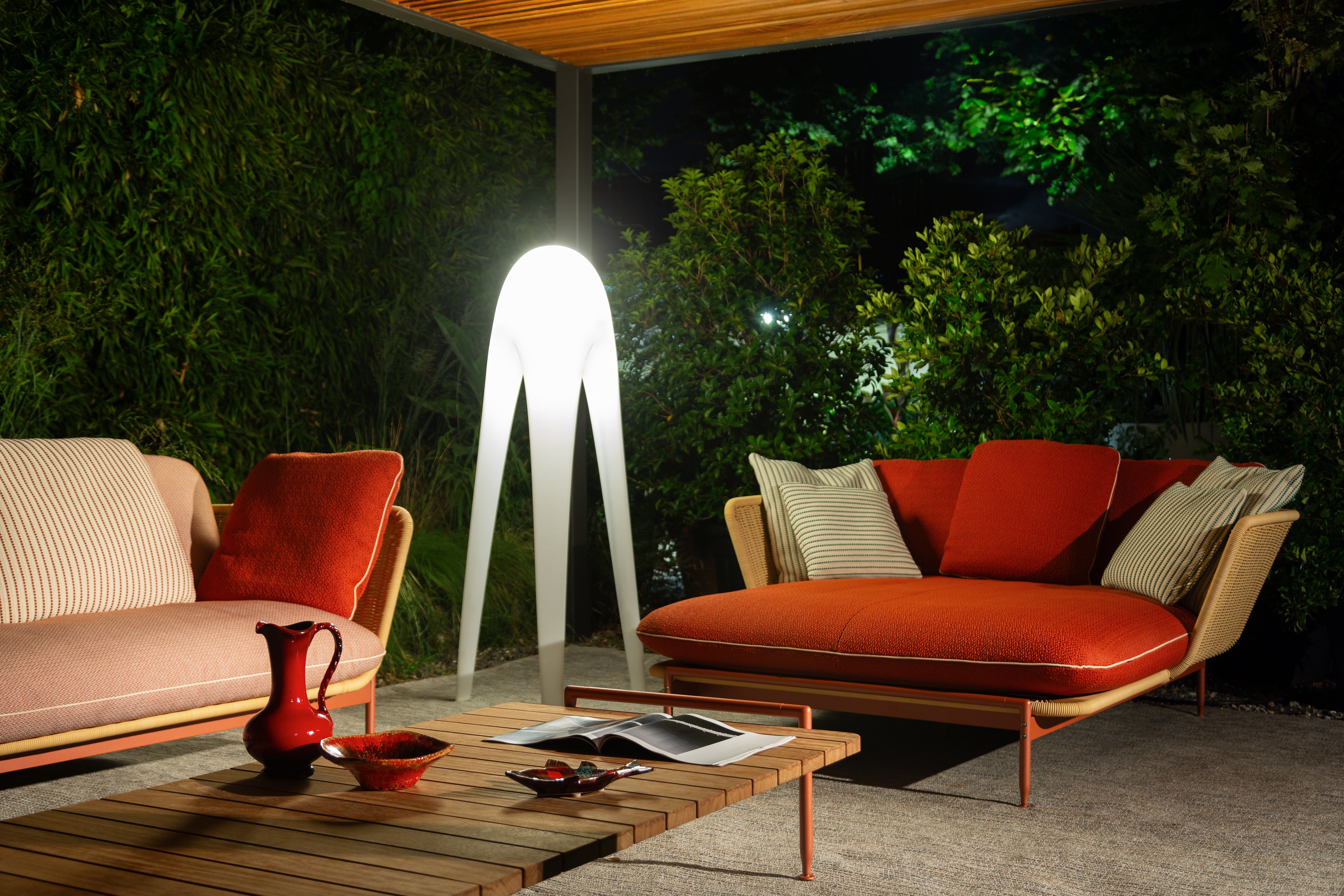 CYBORG BIG outdoor floor lamp in glossy white