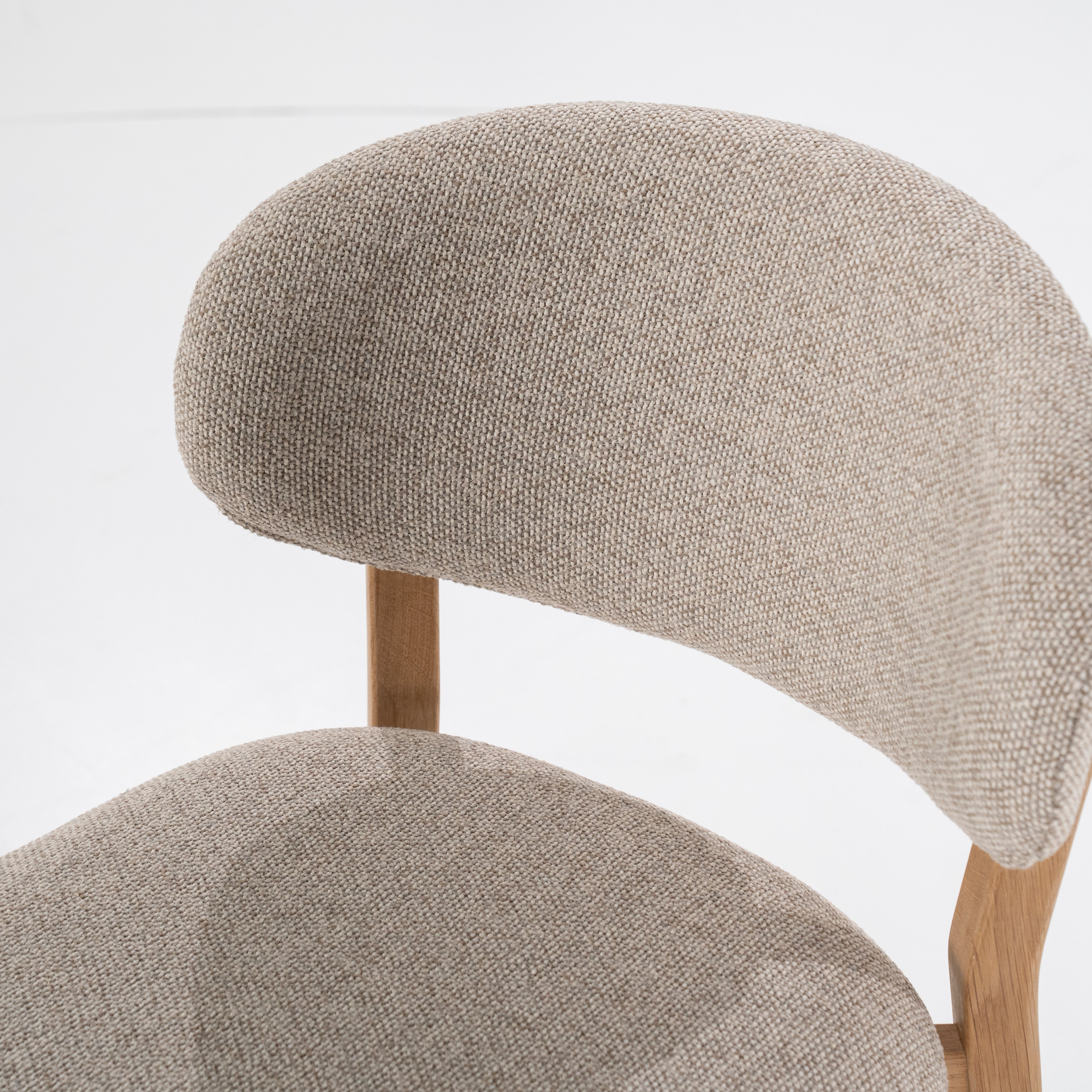 Hocker MIKKY taupe mit Eichenbasis