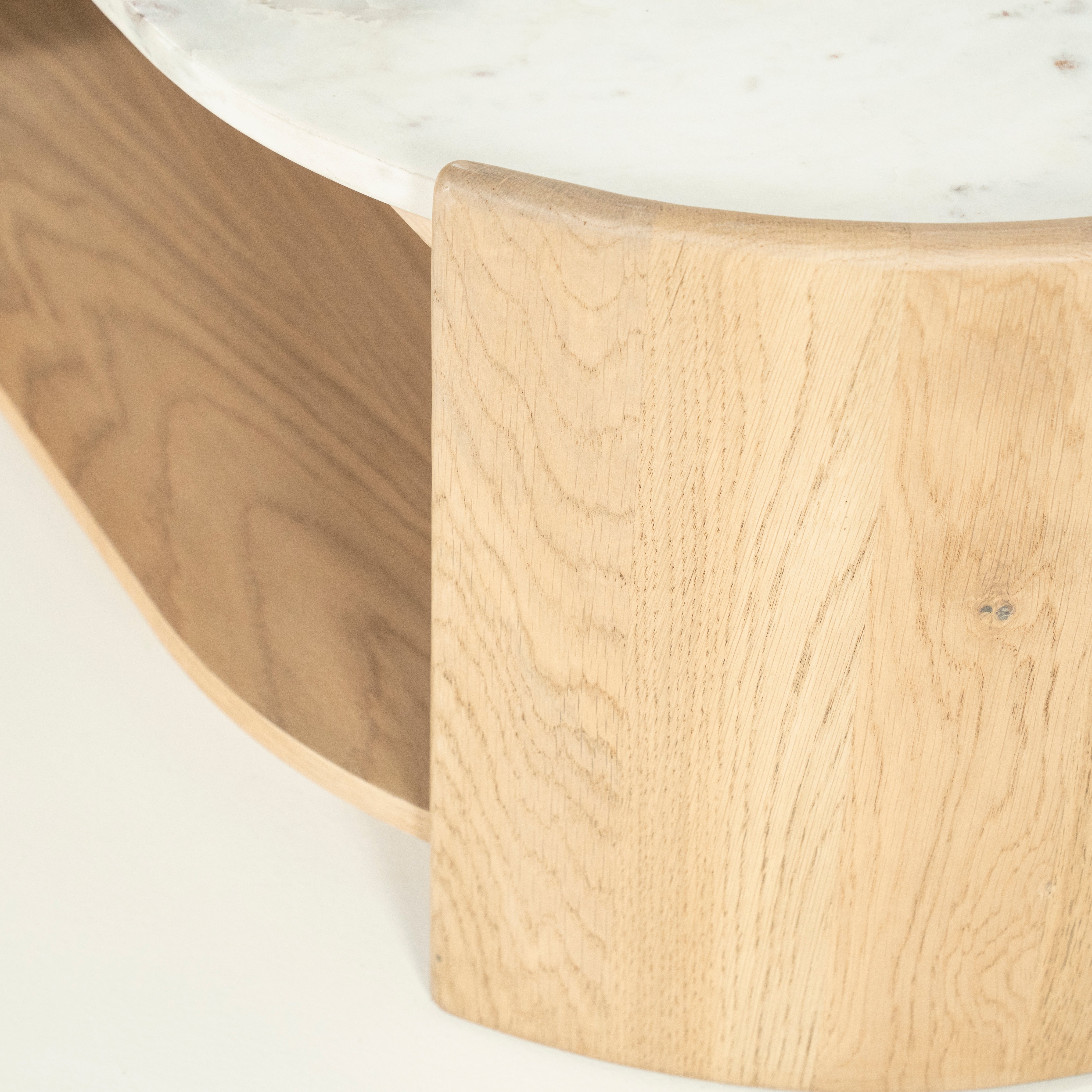 Couchtisch DON aus Eichenholz mit Marmorplatte