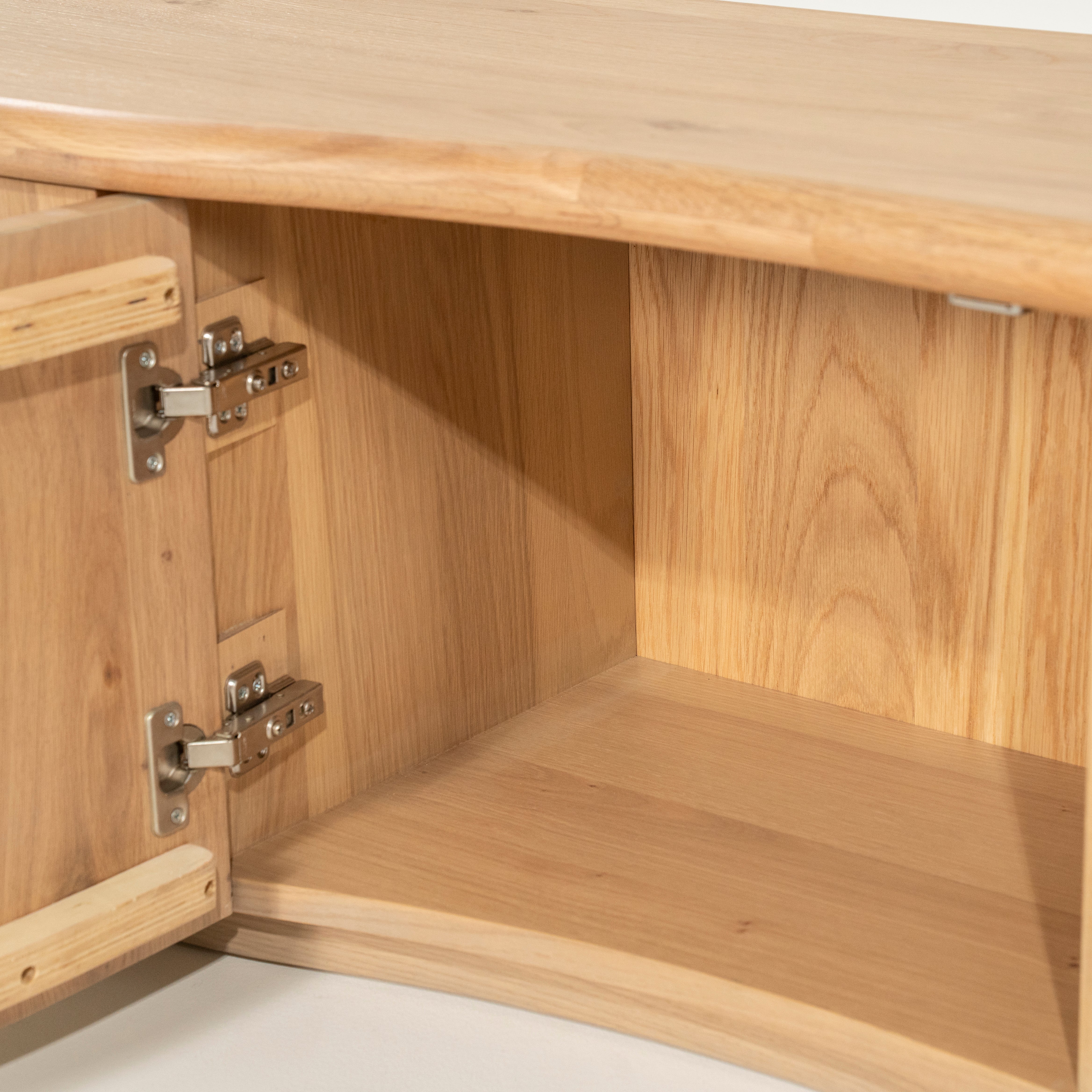 RTV-Sideboard JOSH aus Eichenholz