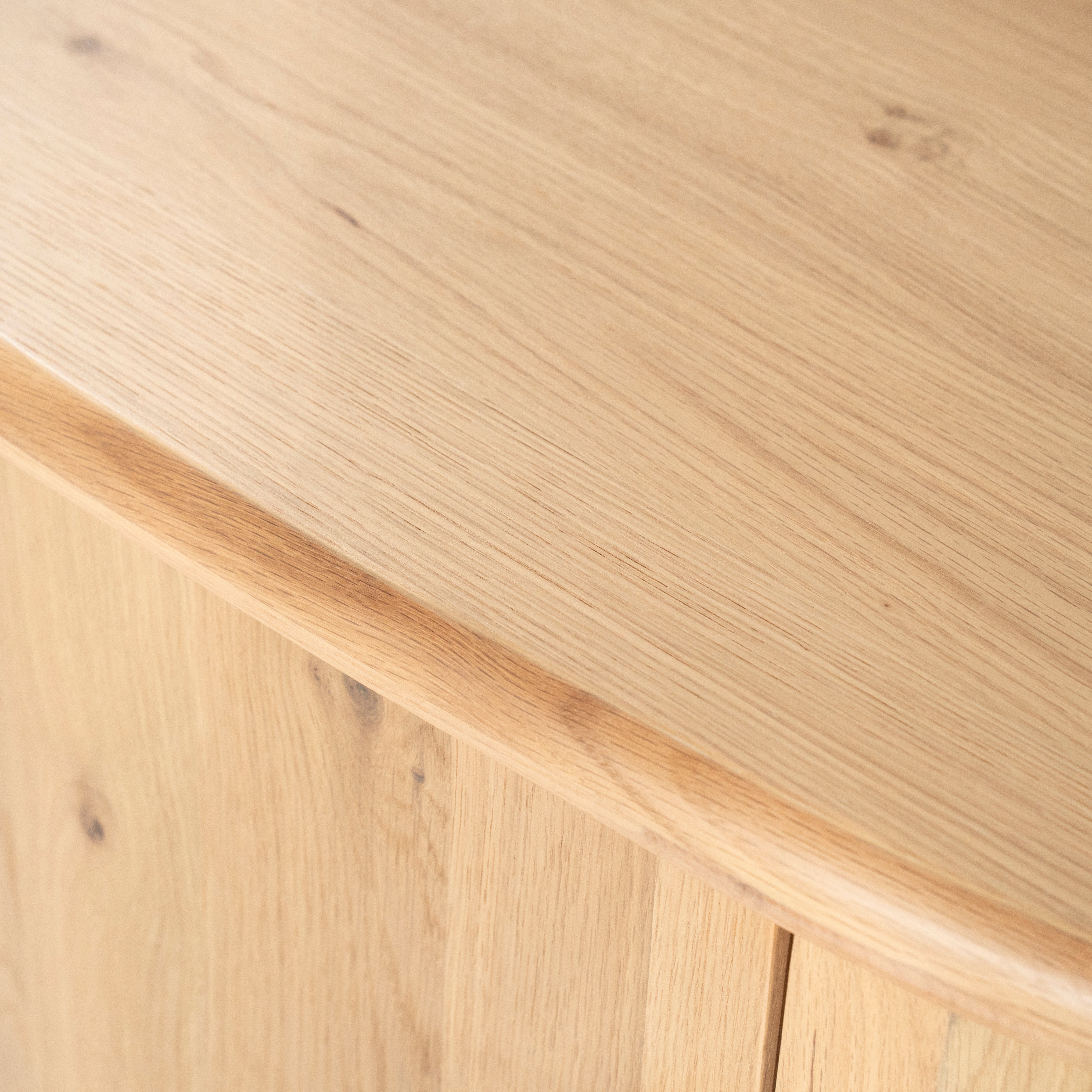 RTV-Sideboard JOSH aus Eichenholz