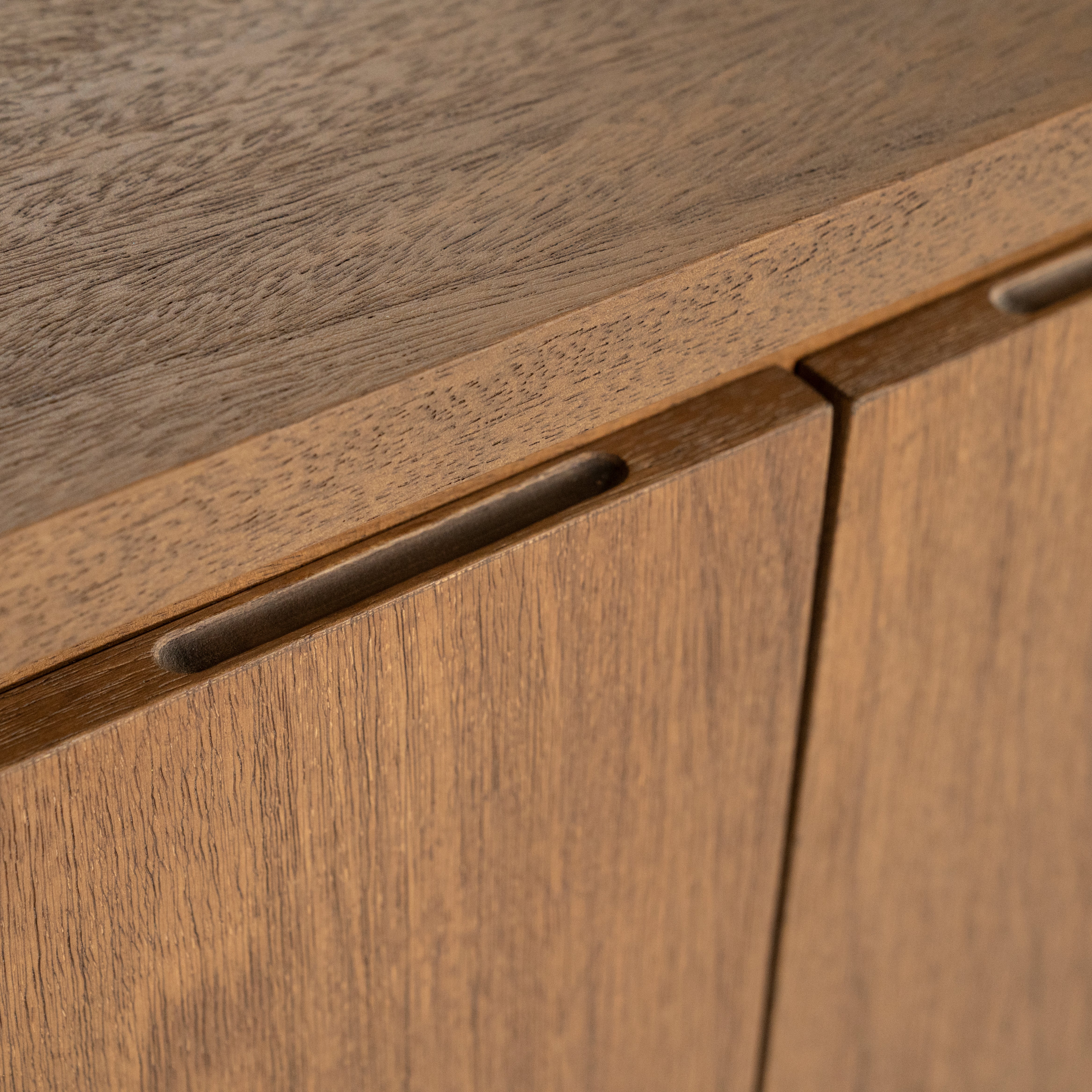 RTV-Schränke EDWARD aus Mangoholz