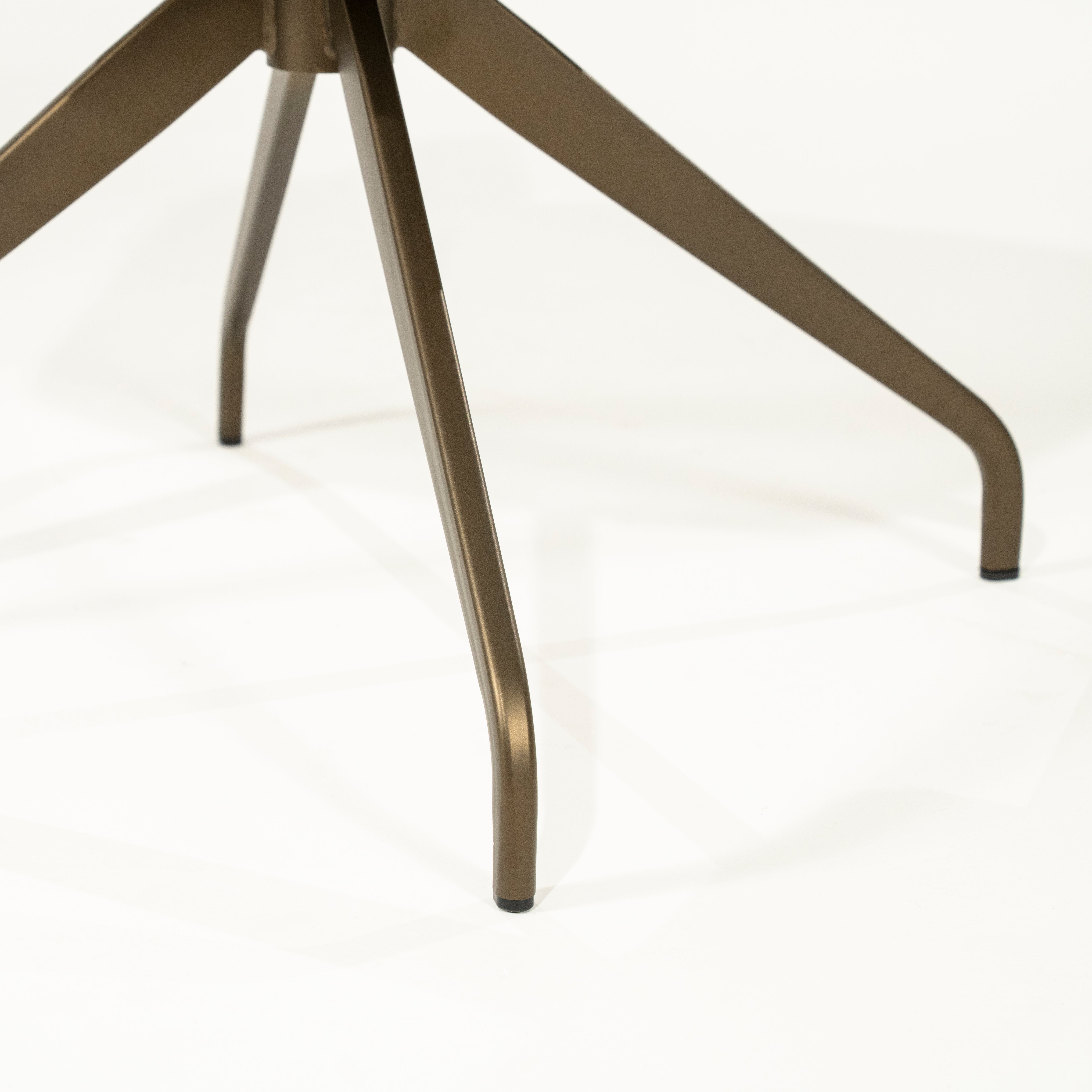 Drehstuhl HUGO beige mit dunkelbraunem Fuß