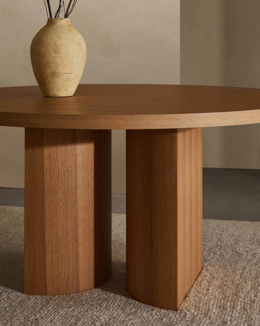 Round table Nealy oak veneer