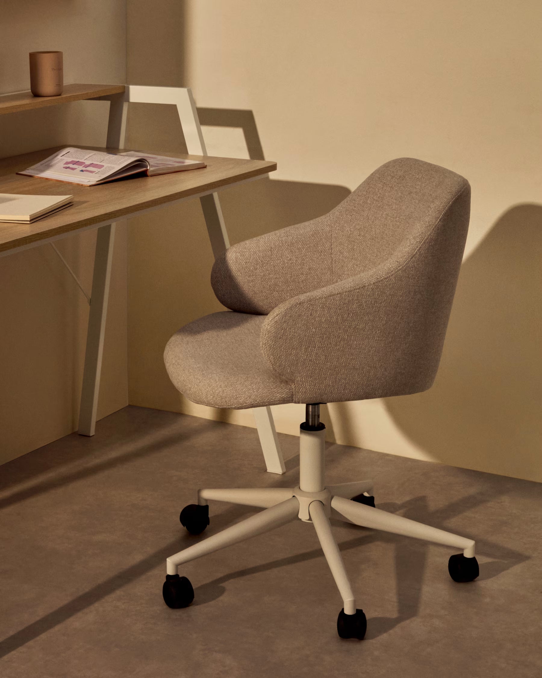 Einara Jasnoszary office chair