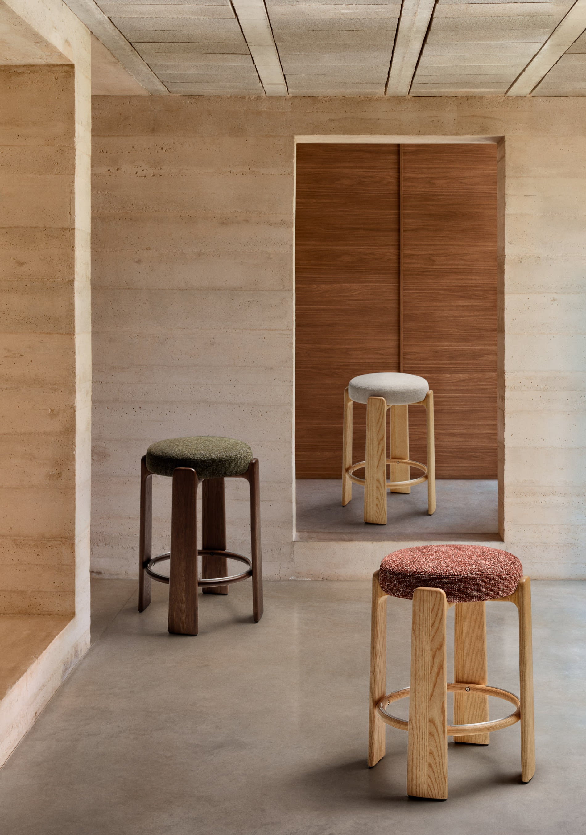 Beige chenille bar stool with ash base [Amelia]