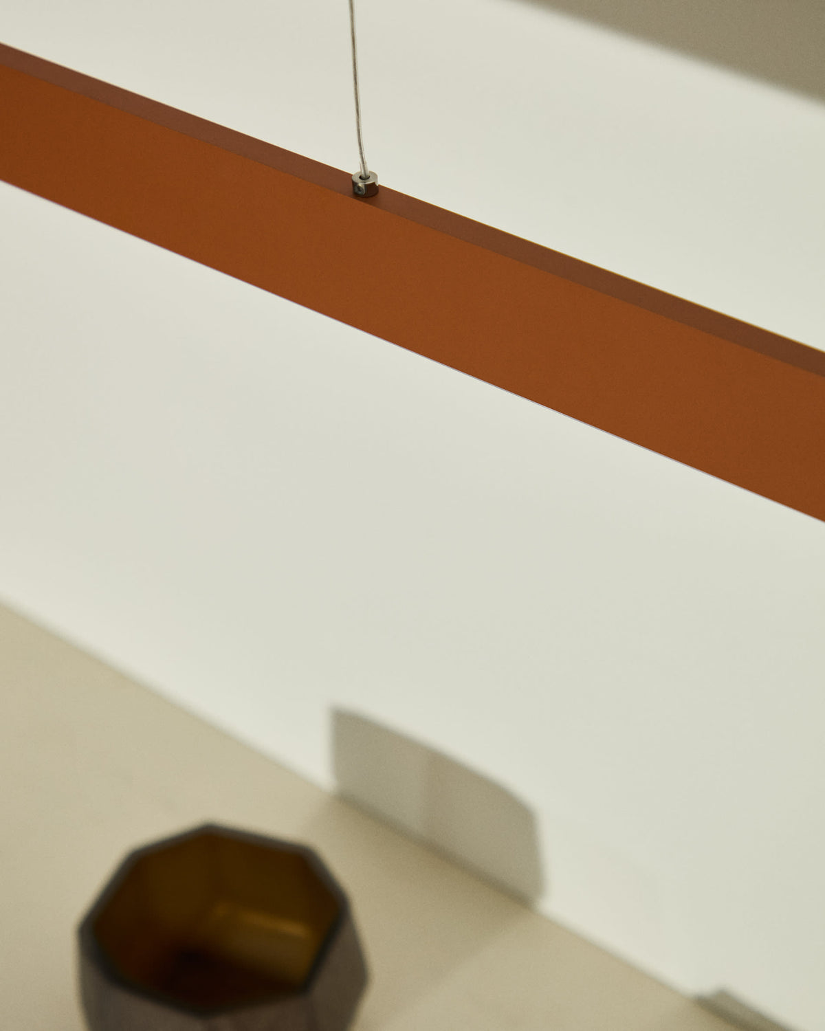 Lampa sufitowa liniowa BOADELLA terakotowy aluminium – ujęcie 4