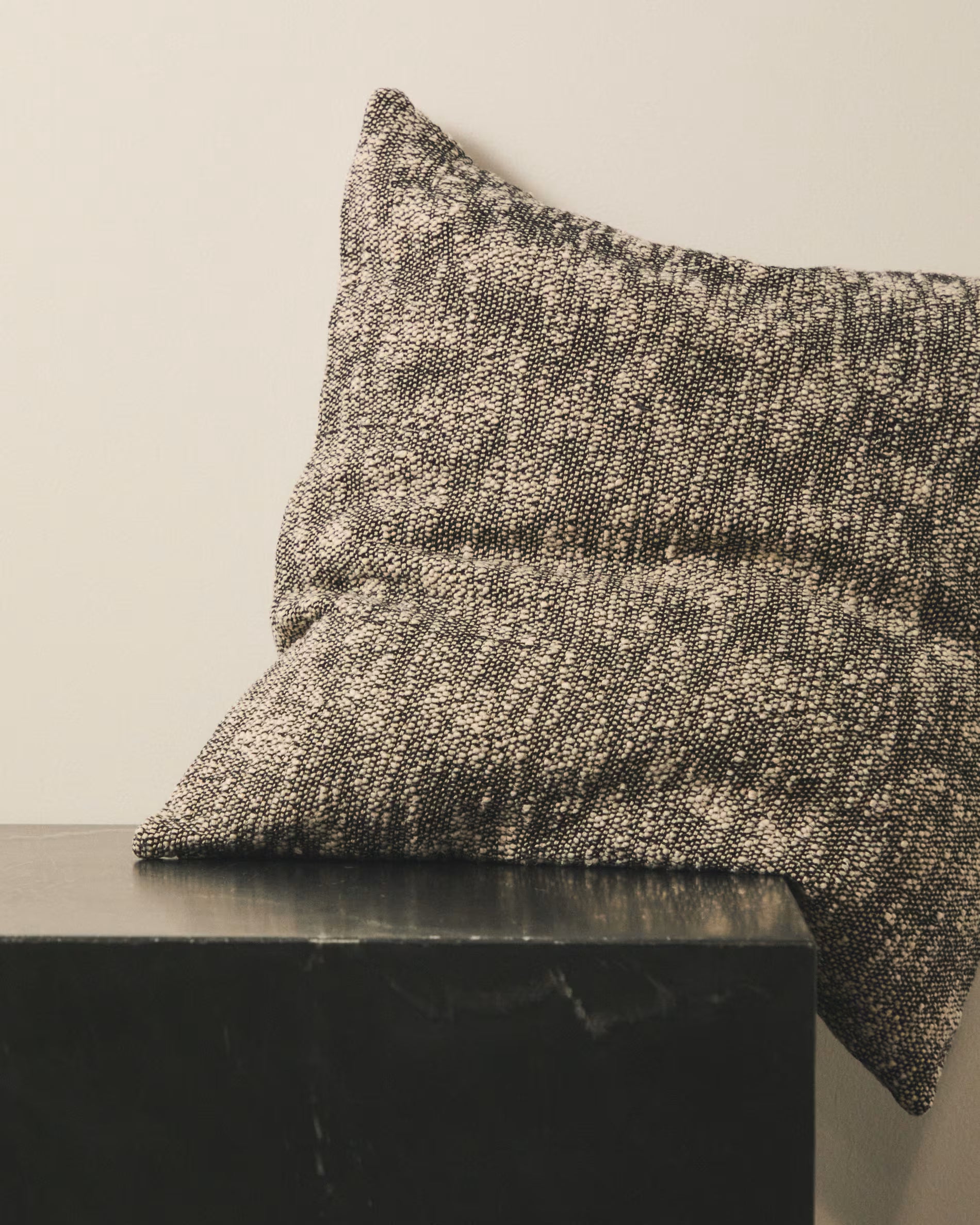 MEVINA cushion cover white with black