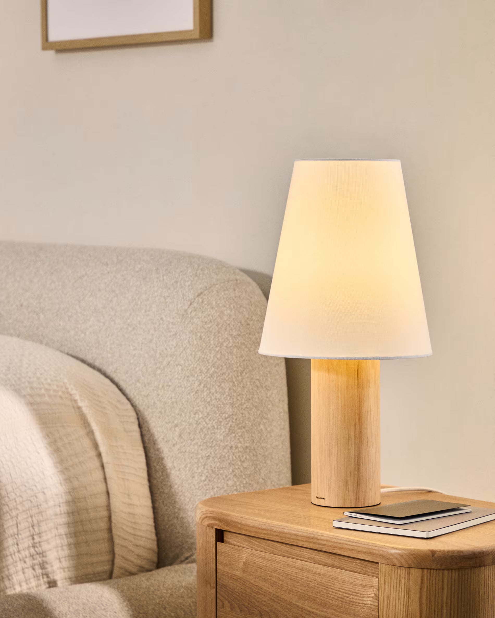 Lampa stołowa MARGA drewno kauczukowe z białym kloszem