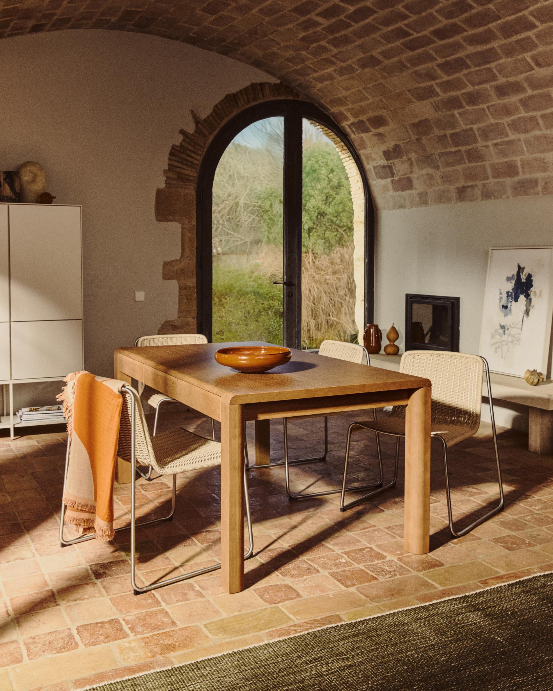 TAVARI Beige Garden Chair with Steel Base