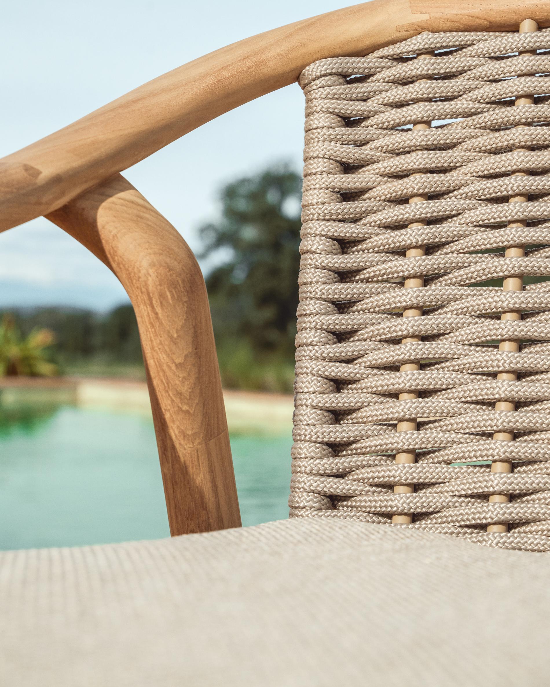 ELUNDA Garden Chair in Light Teak Wood