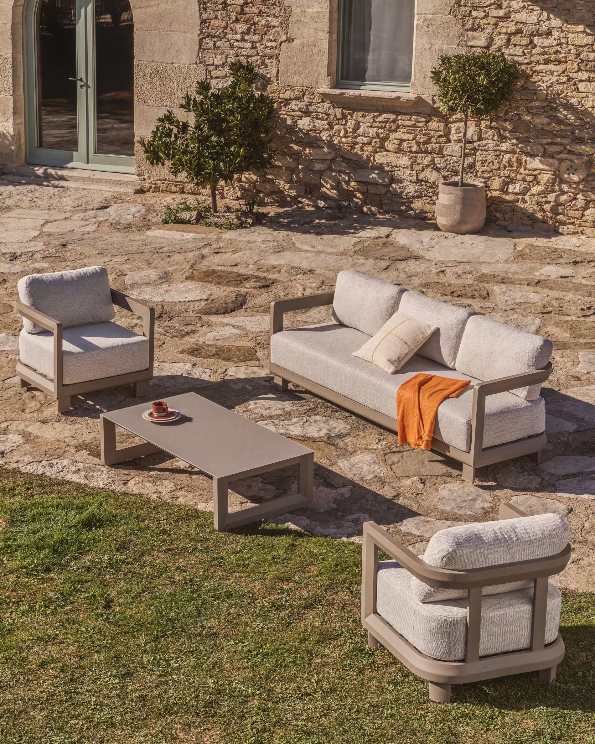 NERANO garden set in gray-beige