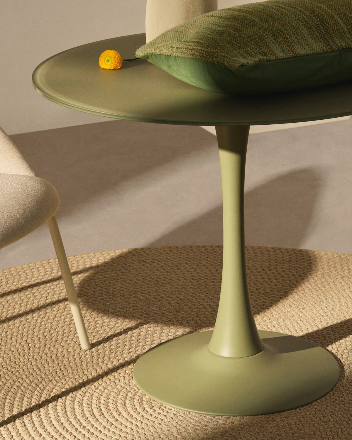 Round table VEDIRA cream with ceramic top