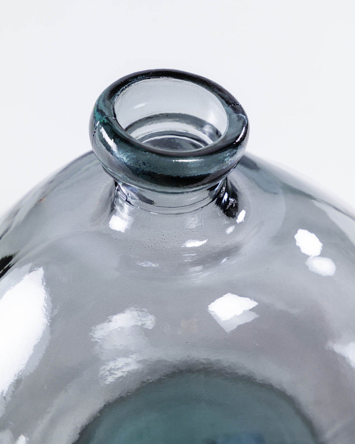 Wazon BRENNA niebieskie szkło z recyklingu – ujęcie 3