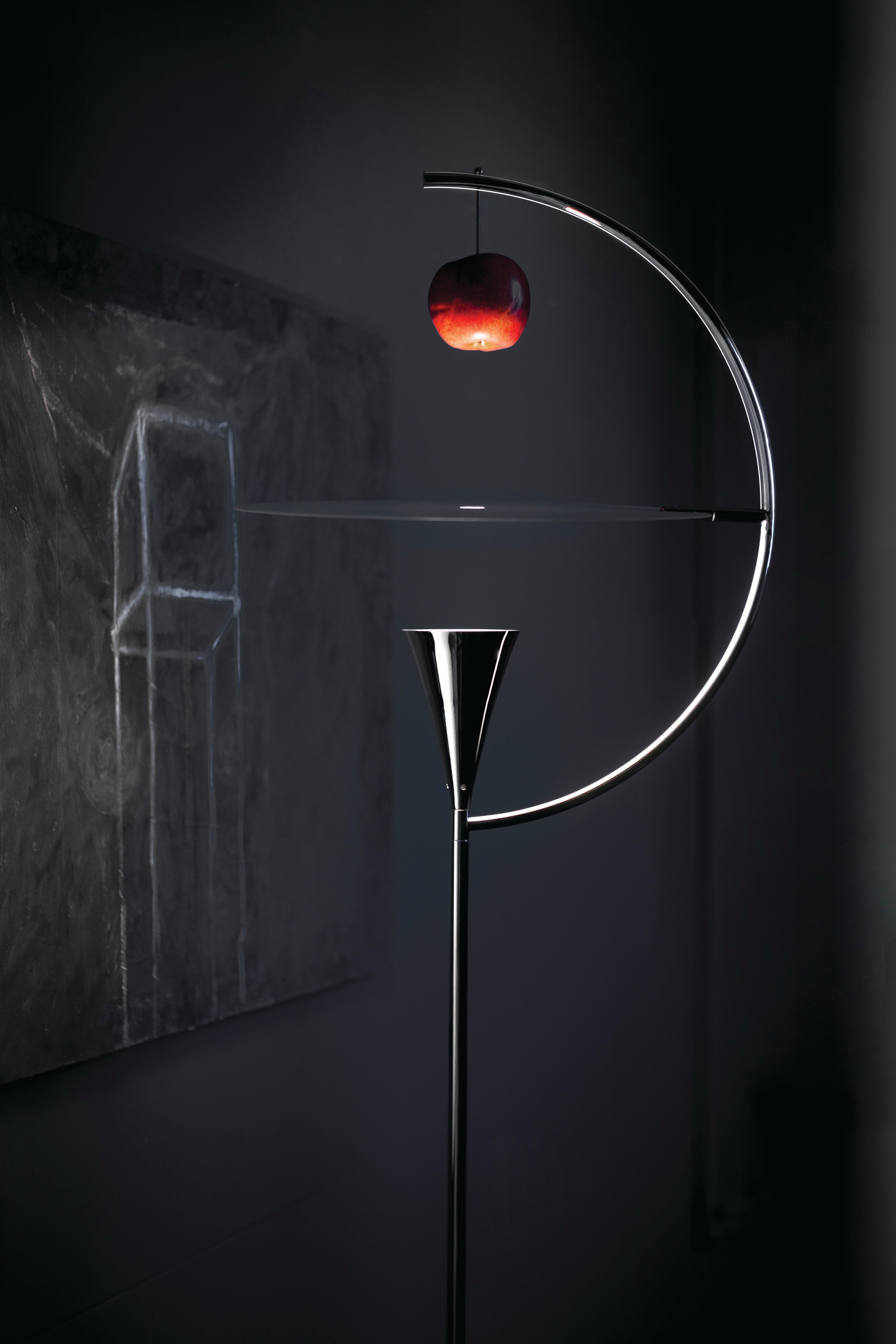 Newton floor lamp black