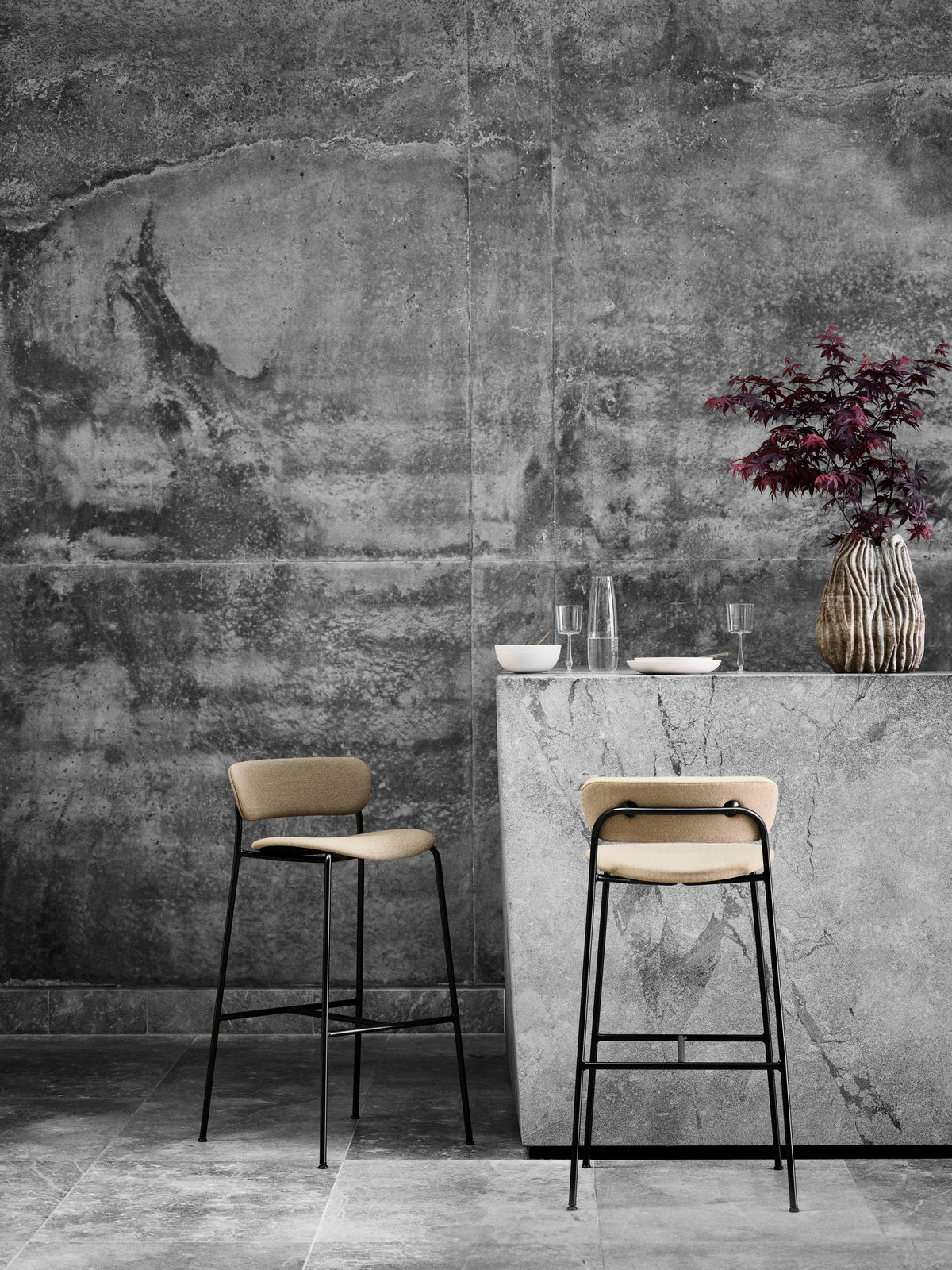 PAVILION Stool Upholstered with Black Base