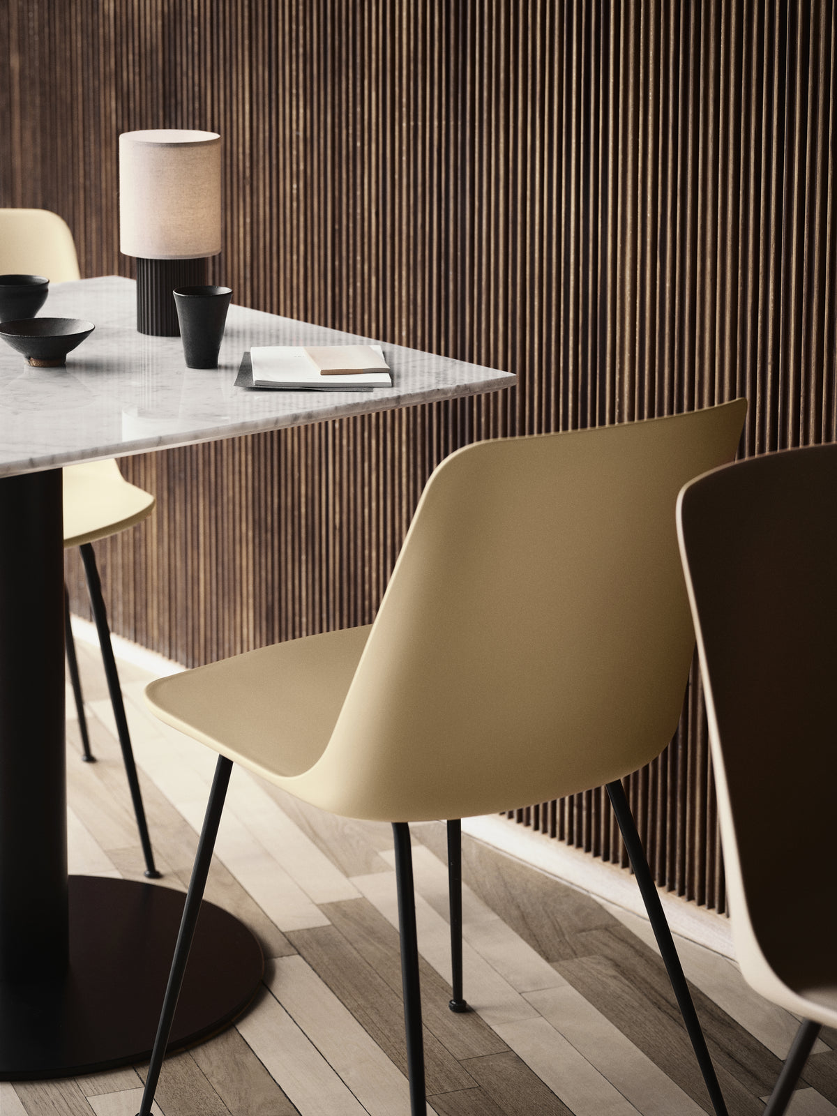 Portable lamp MANHATTAN with a fabric shade and brown base