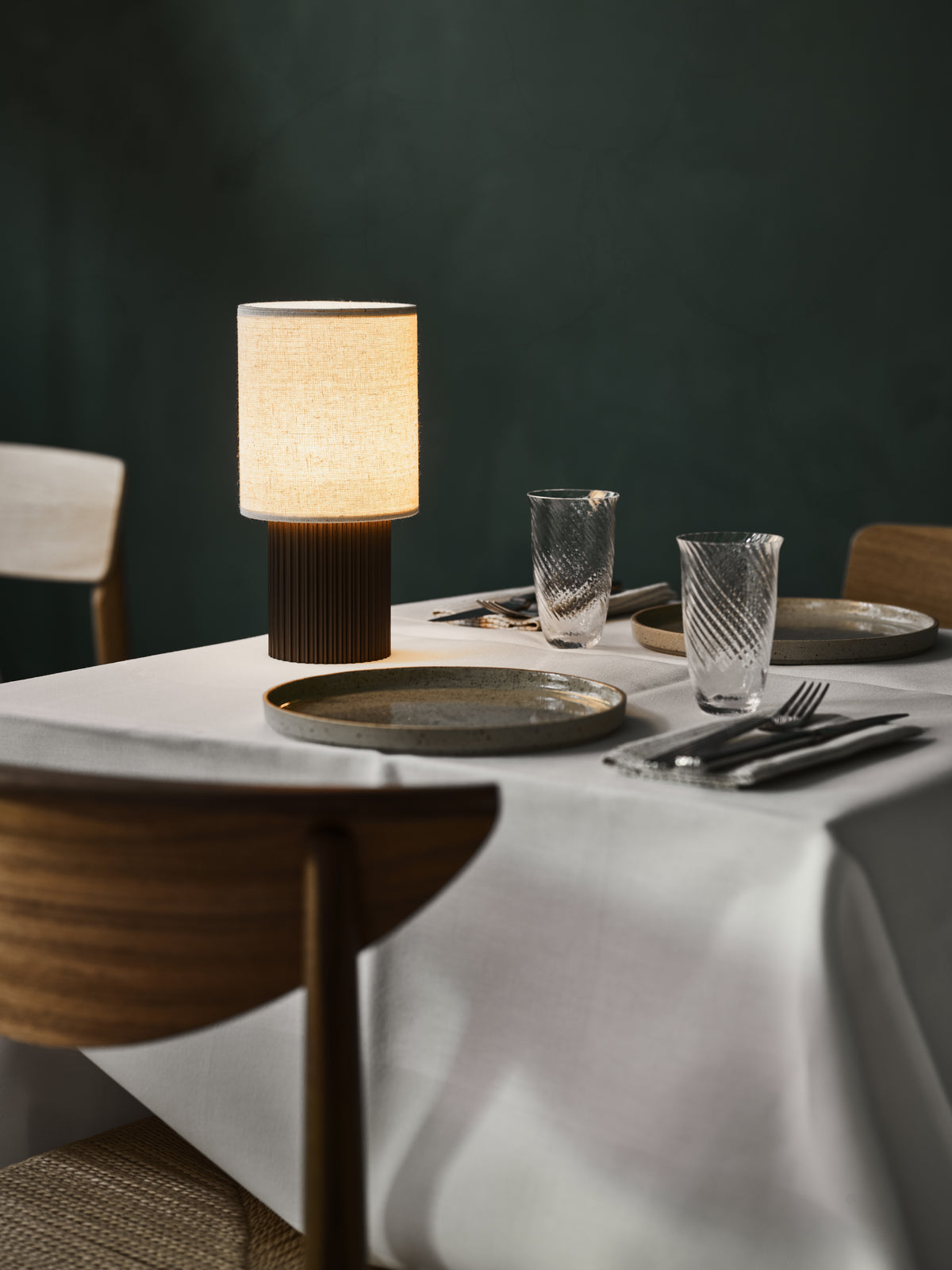Portable lamp MANHATTAN with a fabric shade and brown base