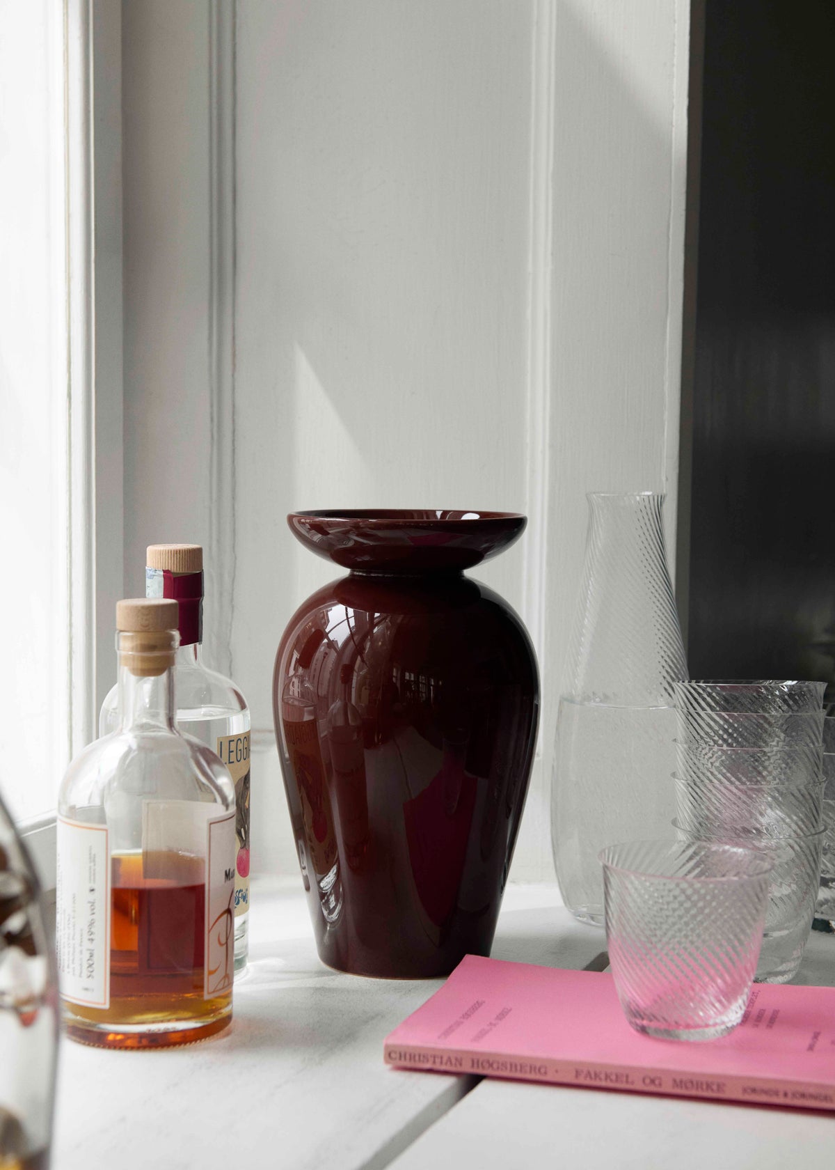 MOMENTO JH47 vase in red-brown