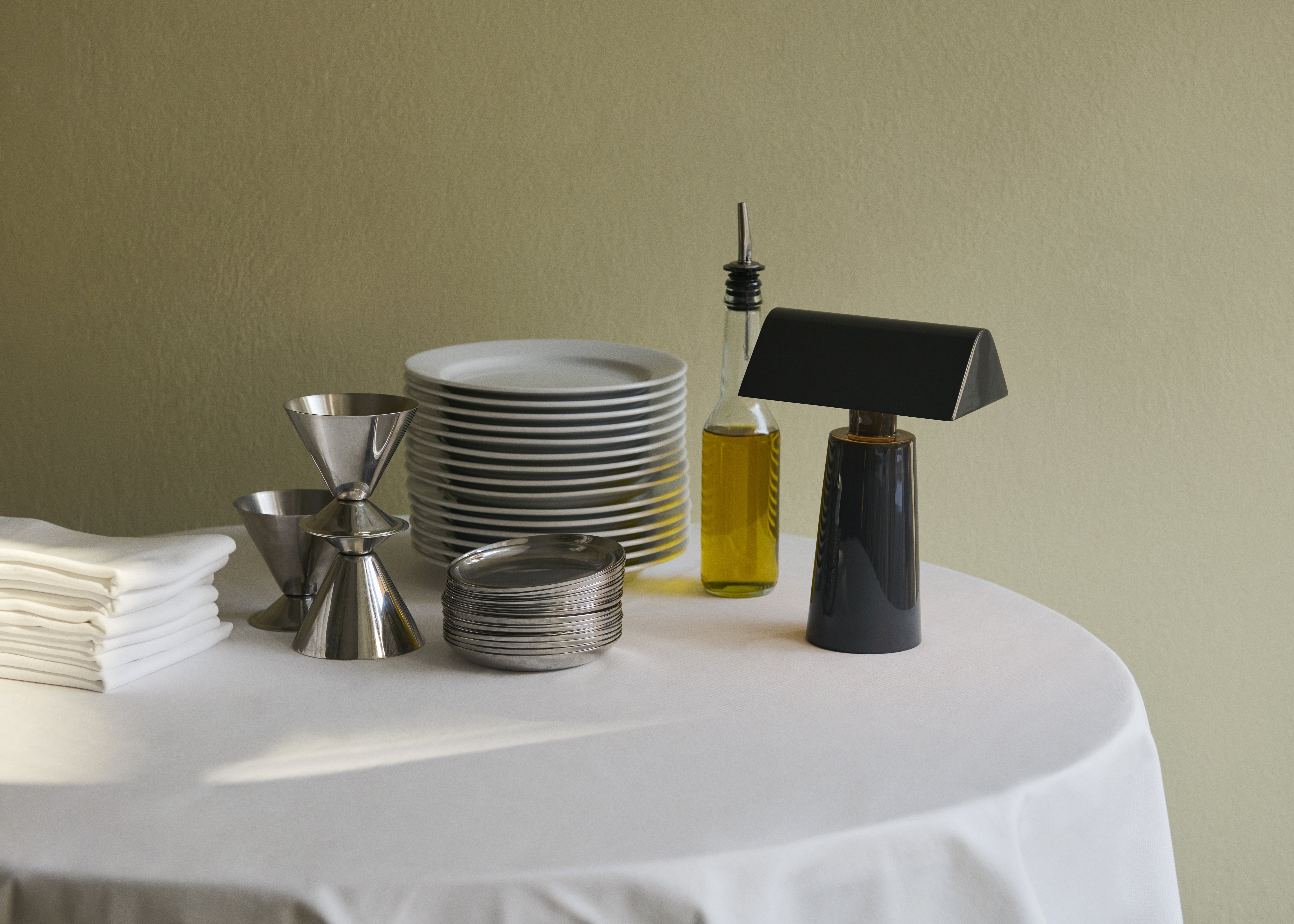 Portable lamp CARET MF1 in anthracite.