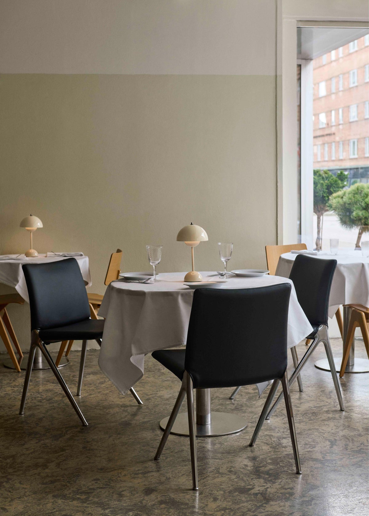 KAPE IF7 Upholstered Chair with Black Base