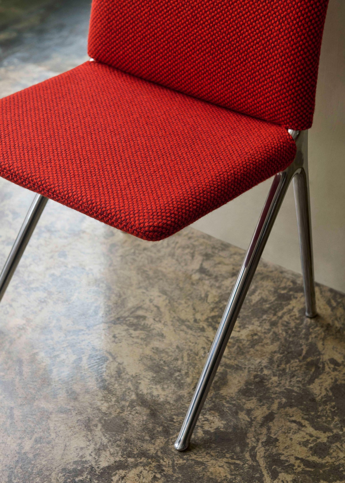 KAPE IF7 Upholstered Chair with Black Base