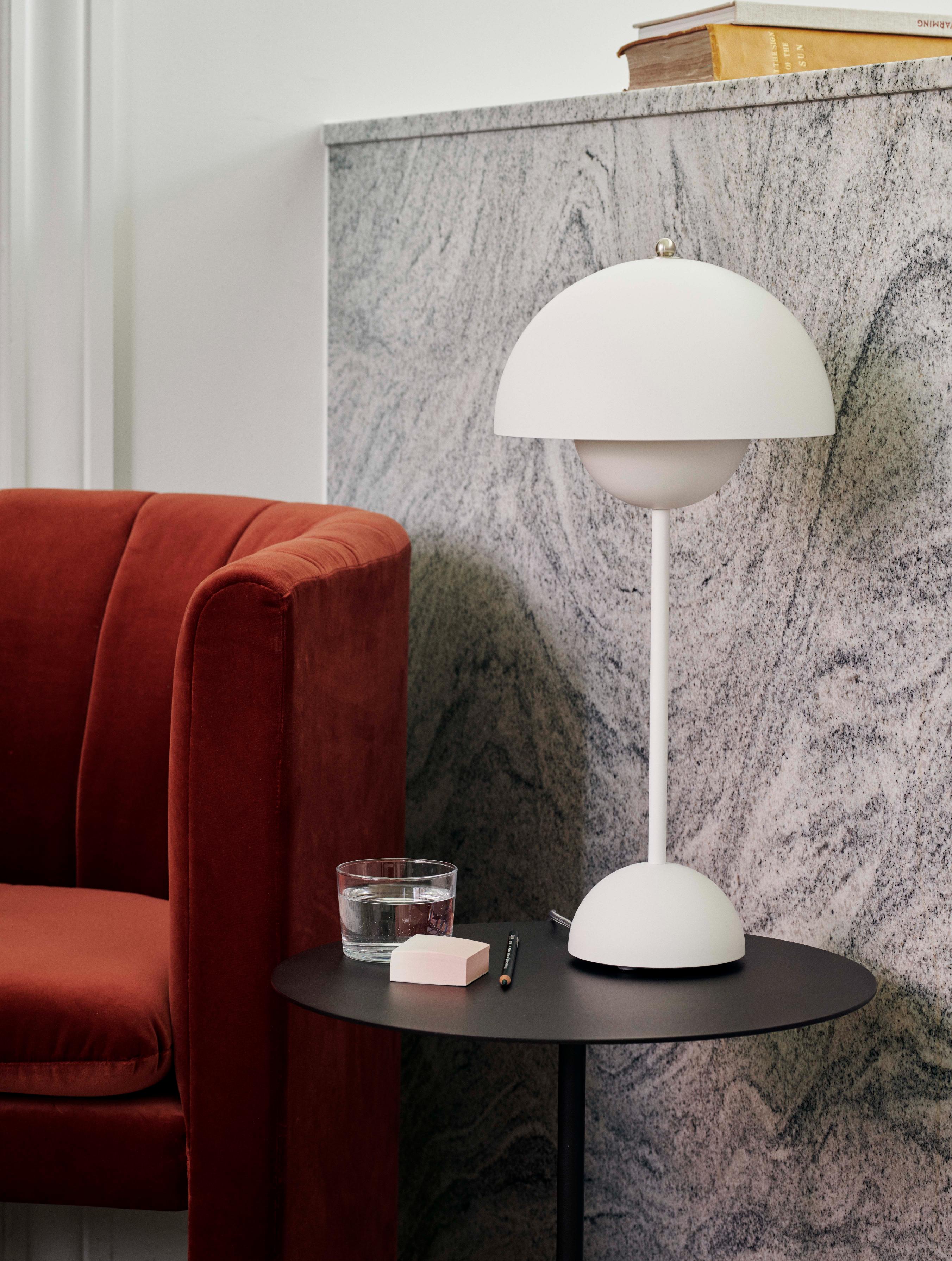 FLOWERPOT VP3 Table Lamp in Matte White