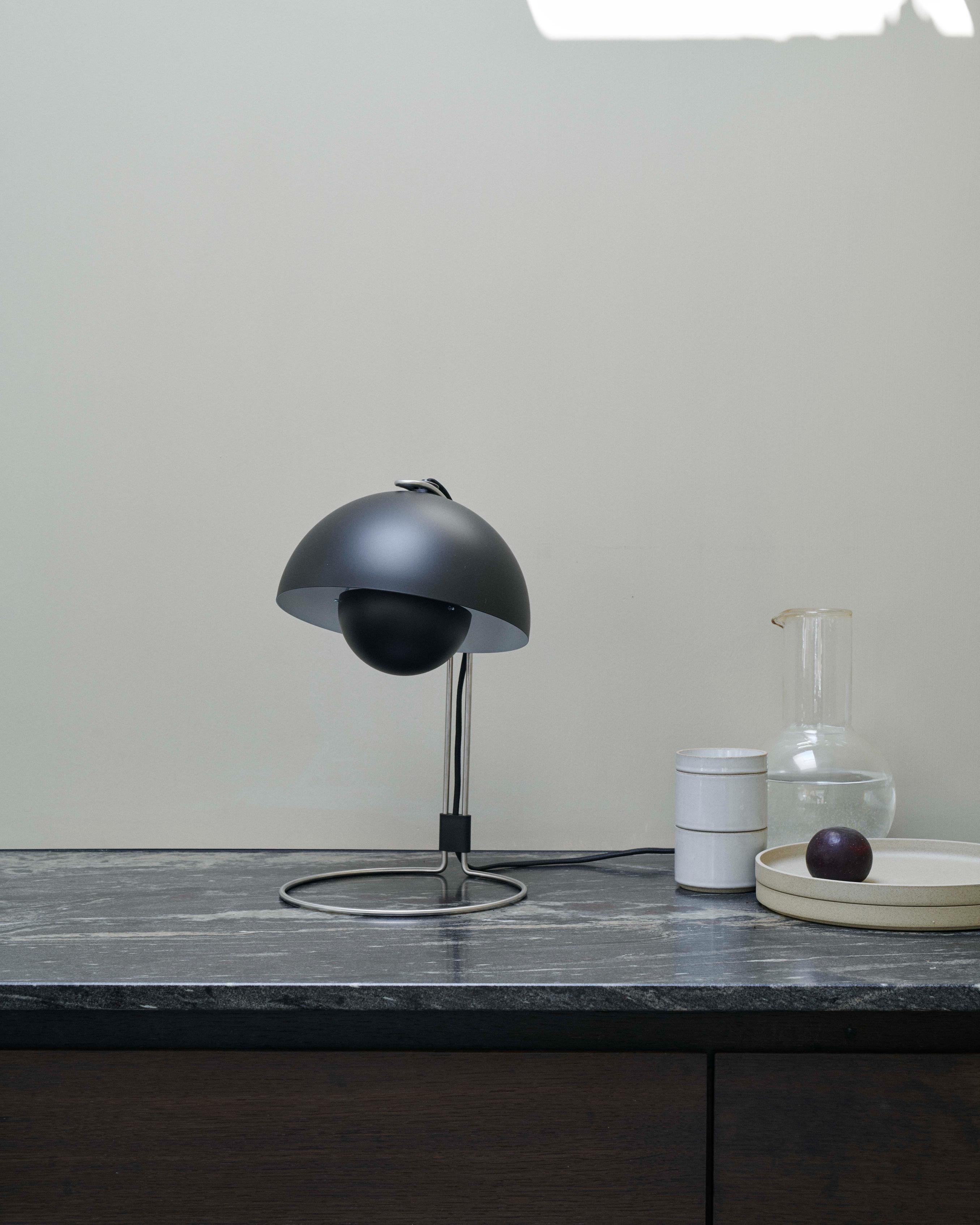 Lampa stołowa FLOWERPOT VP4 matowy czarny
