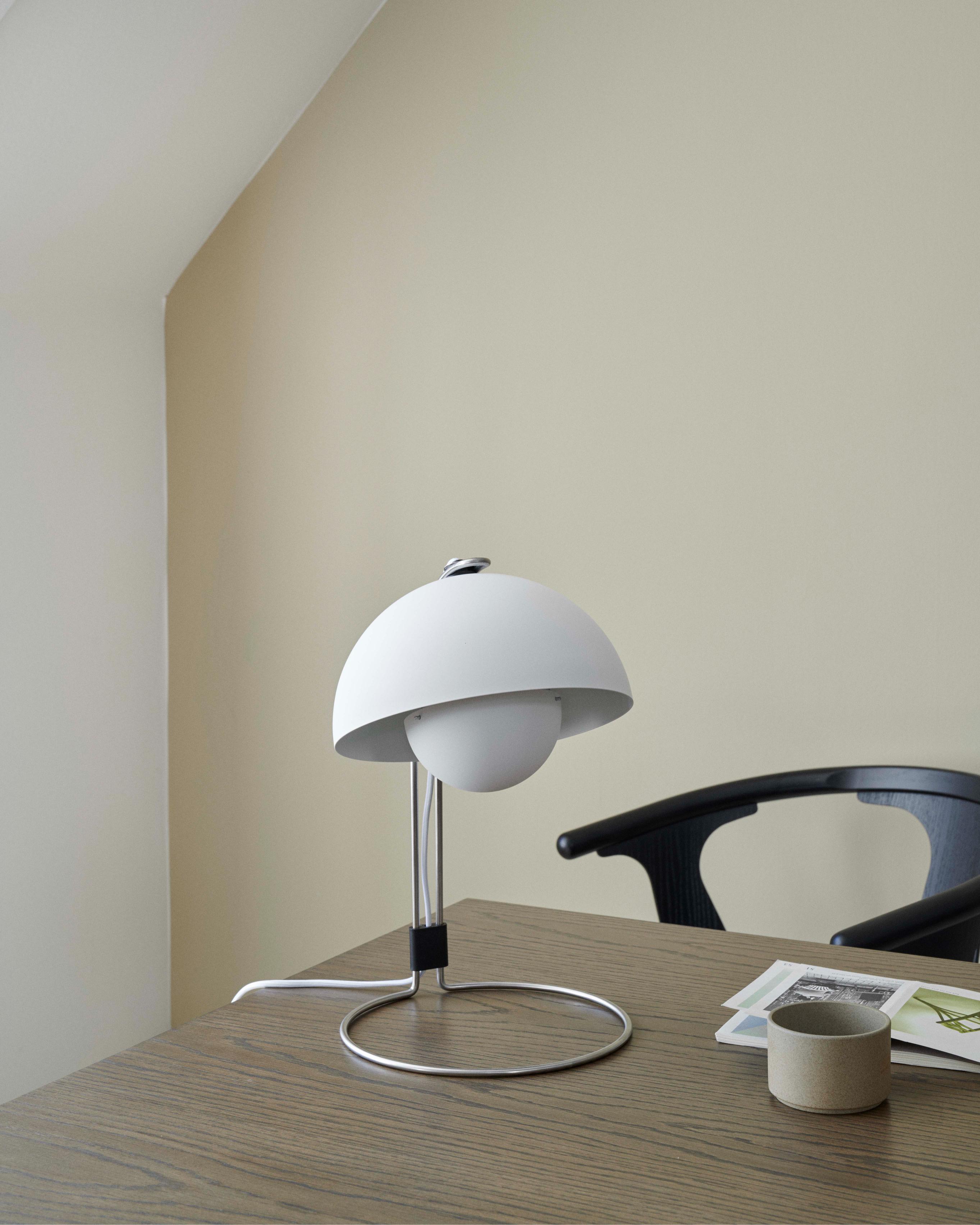 IN BETWEEN SK1 Chair in black lacquered oak