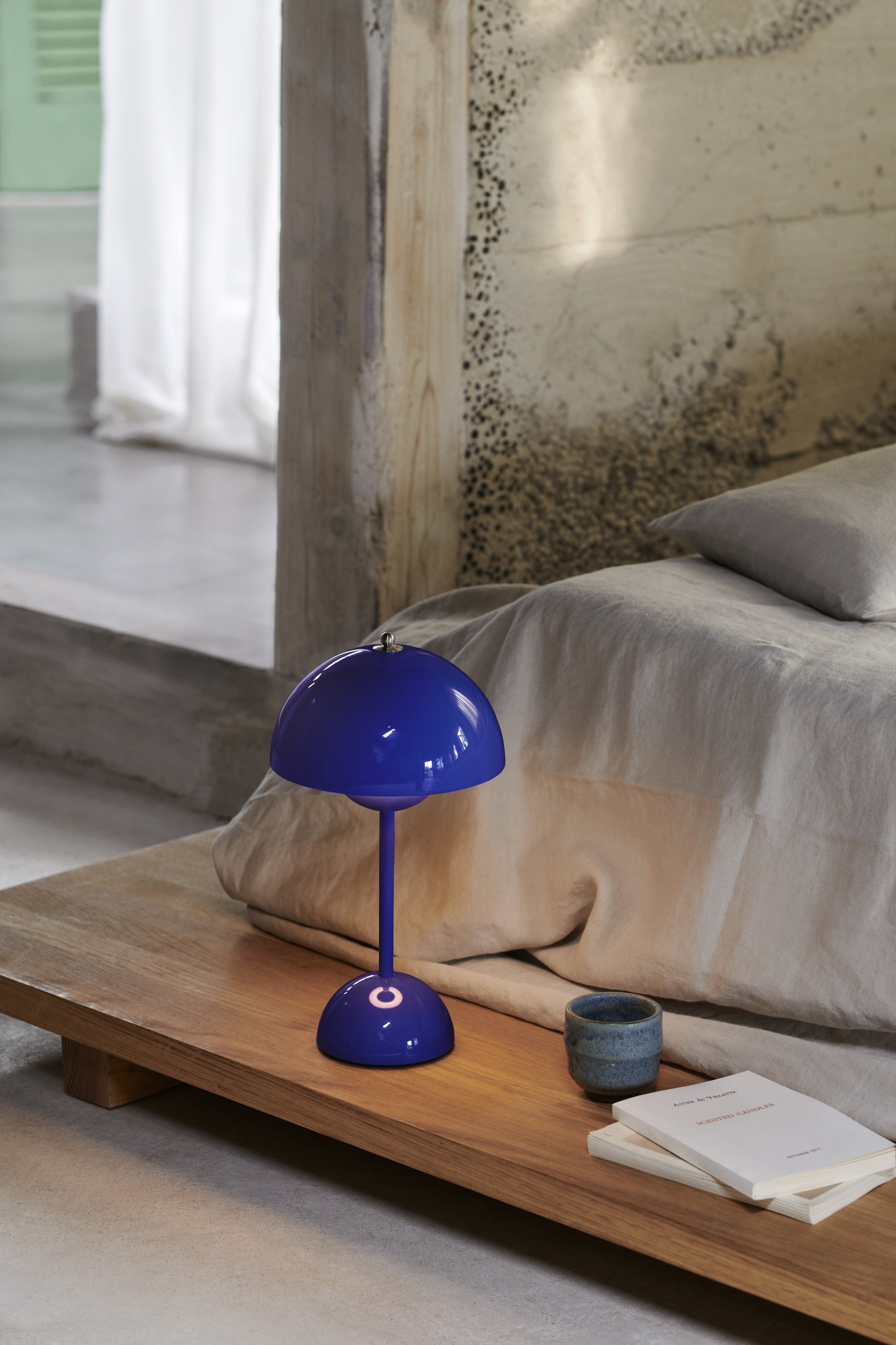 FLOWERPOT VP9 Portable Lamp in Cobalt Blue