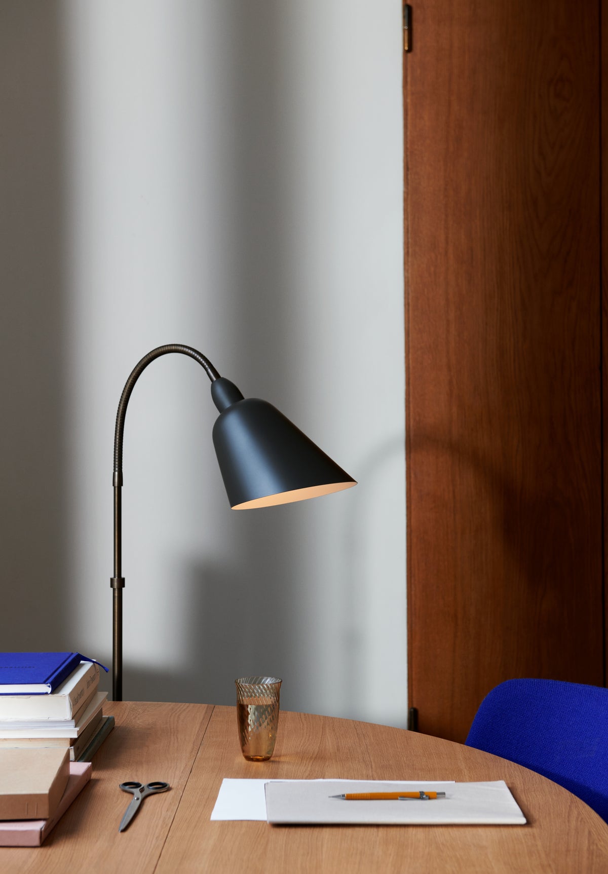 Table lamp BELLEVUE AJ11 black with brass finish