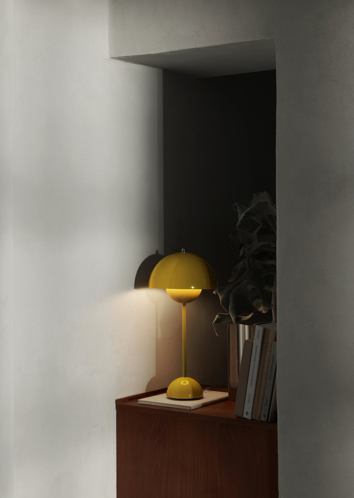 FLOWERPOT VP3 Table Lamp Mustard