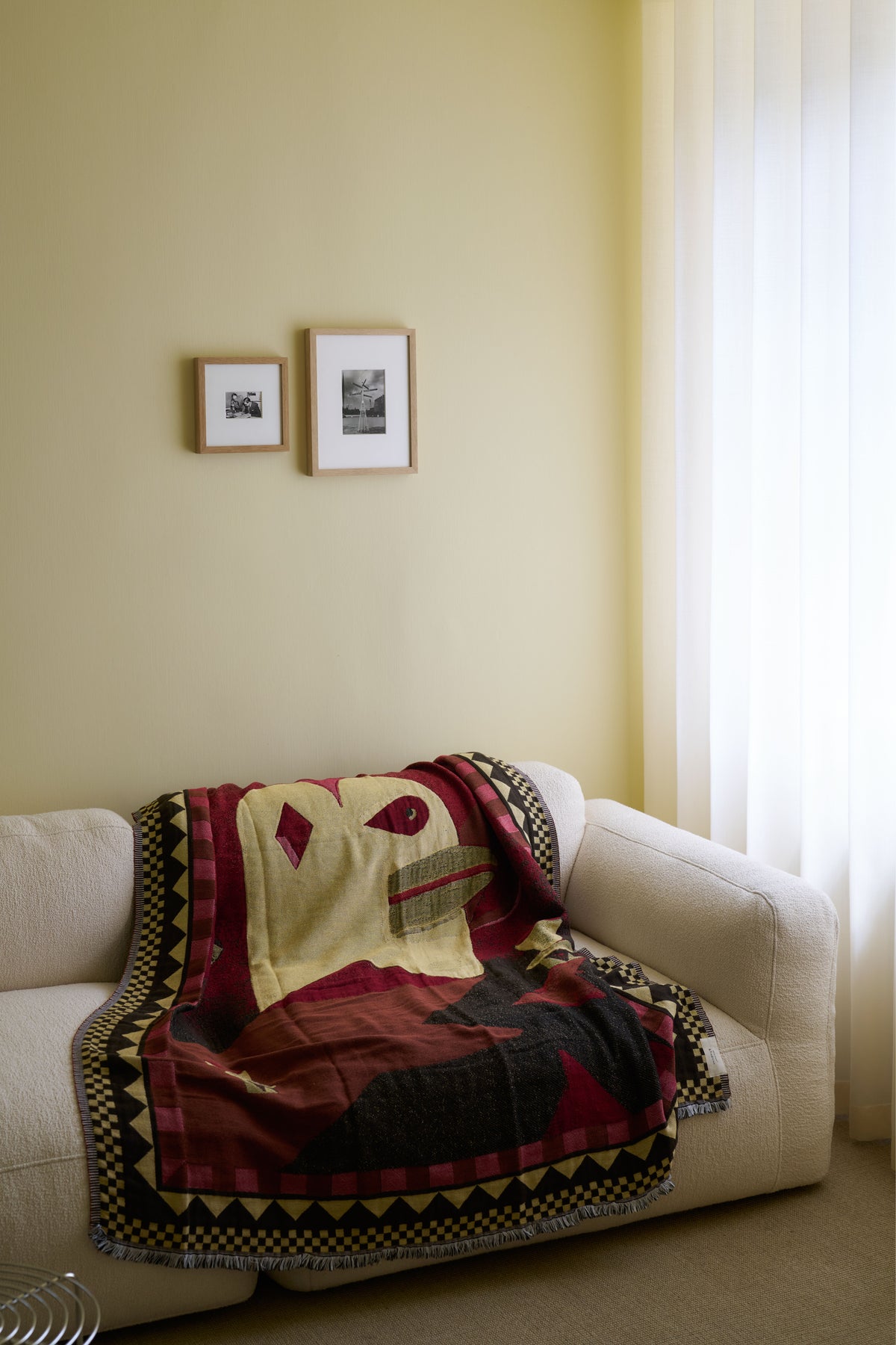 MOMENTO JH46 bedspread in burgundy with cream