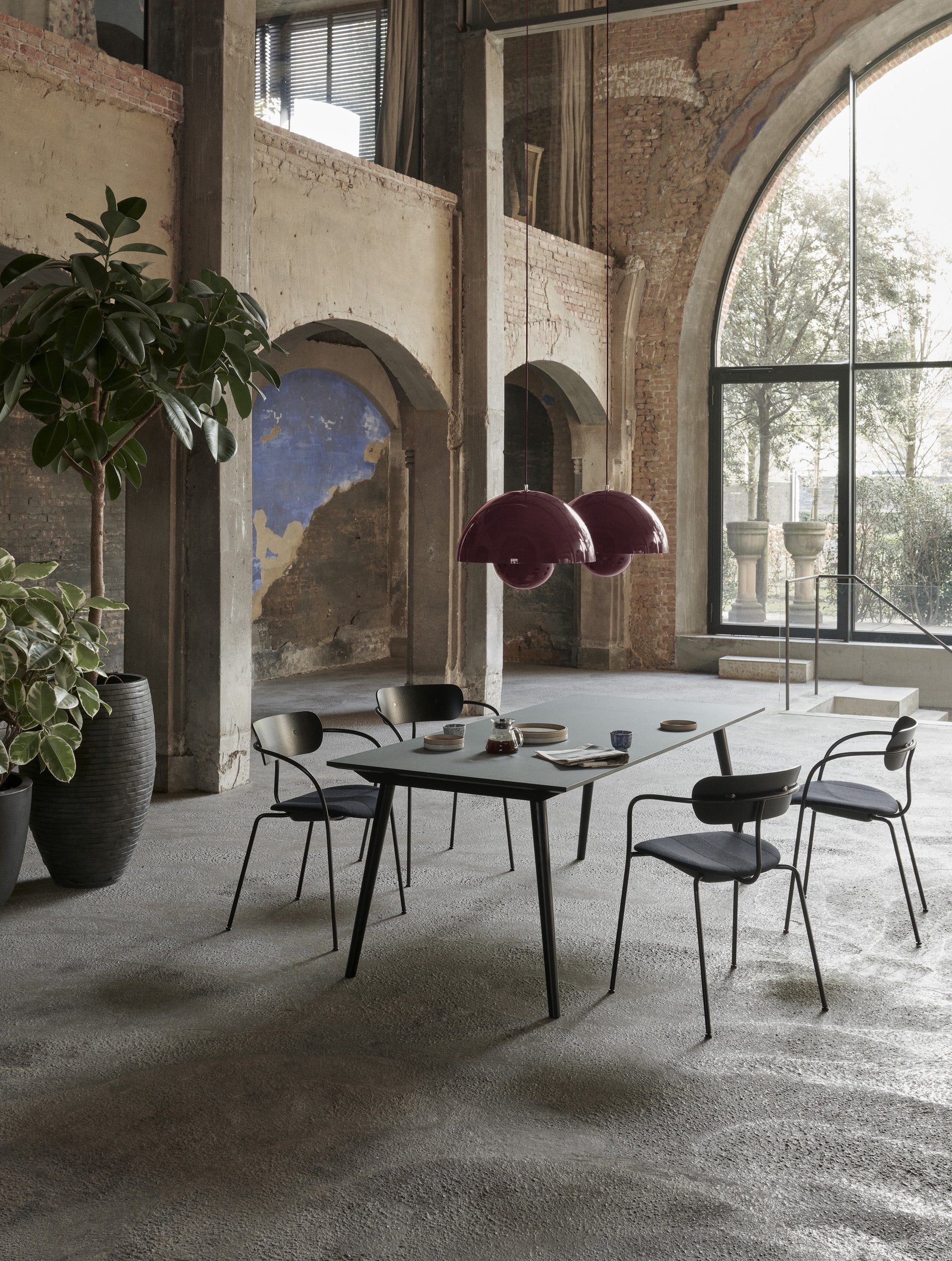 FLOWERPOT pendant lamp in dark plum