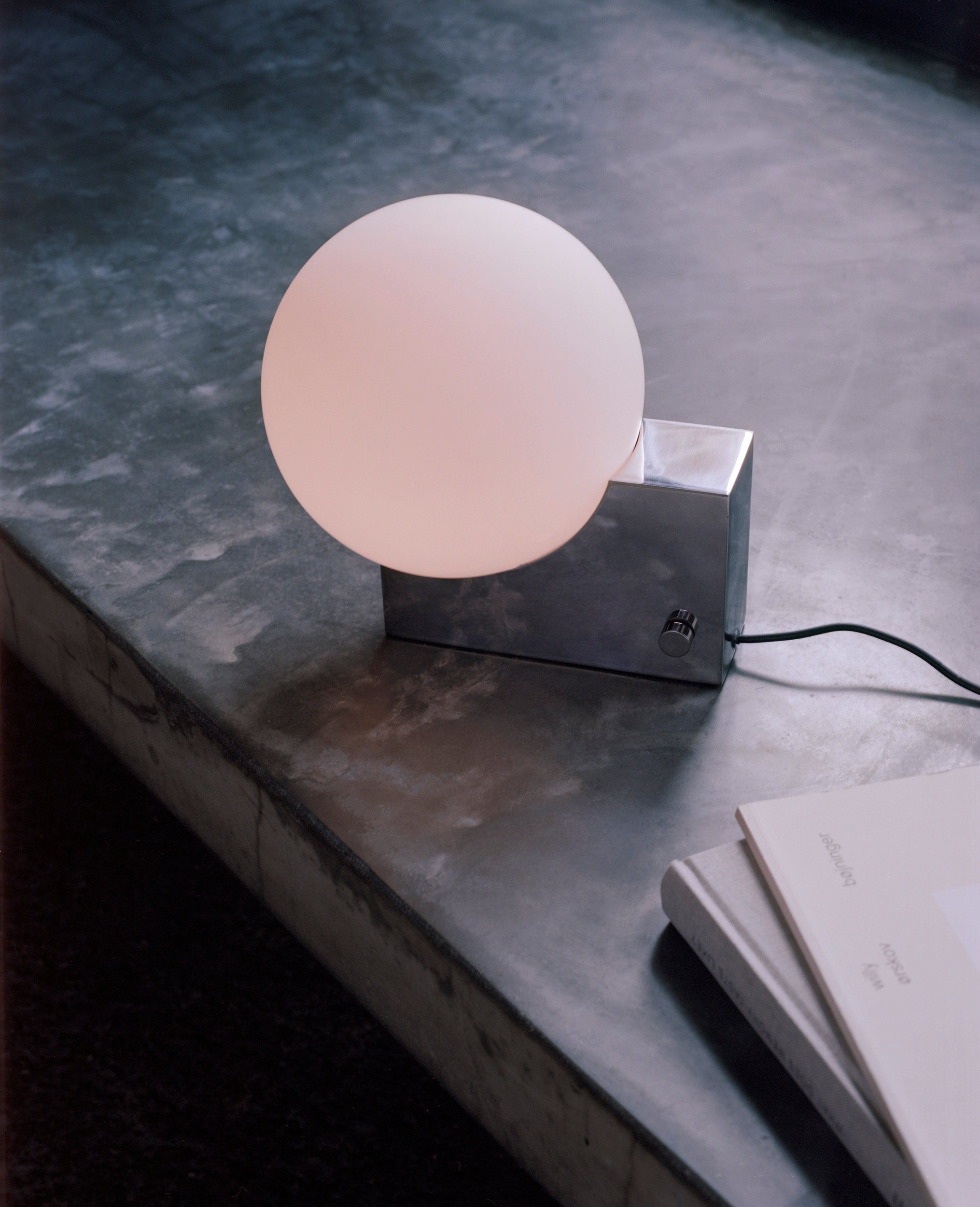 TABLE LAMP JOURNEY SH1 with a milky shade and a gray base
