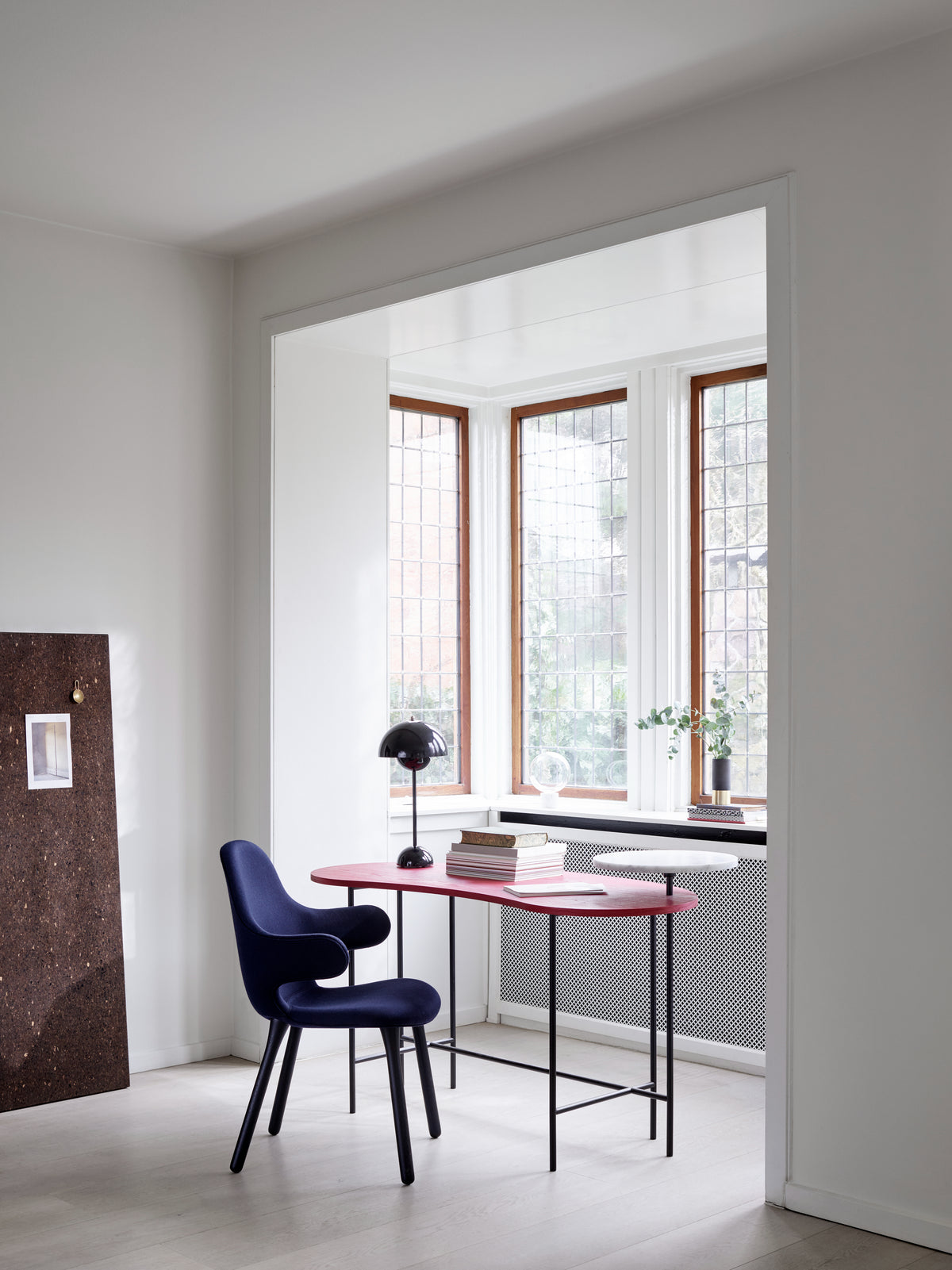 CATCH JH1 chair upholstered with a black oak base